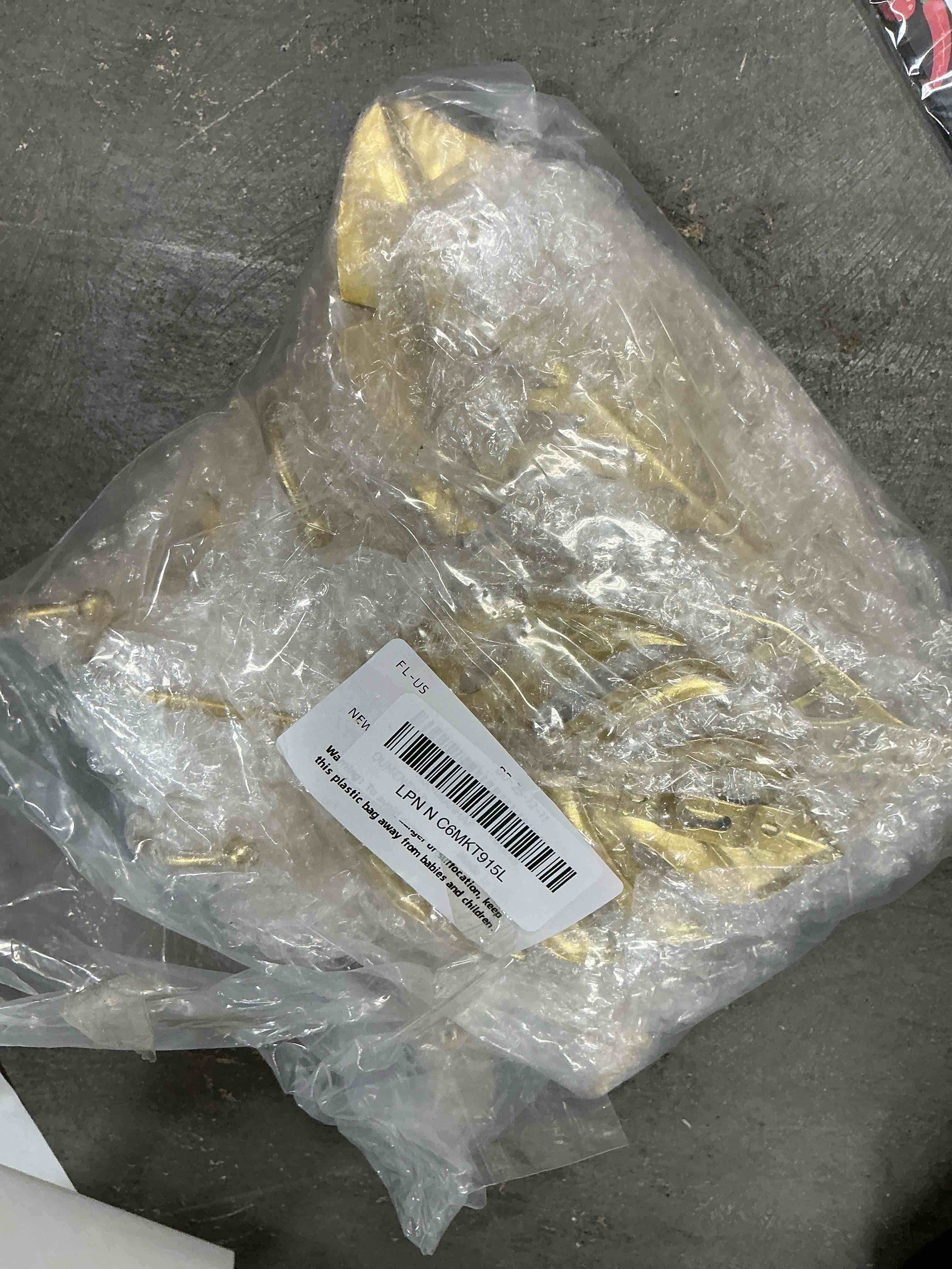 Condition photo showing Good Condition for decorative wall hooks leaves hooks 10pcs, gold hanging hook wall mounted metal key holder, leaf vintage coat towel hanger hat scarf hanging for entryway brass home decor