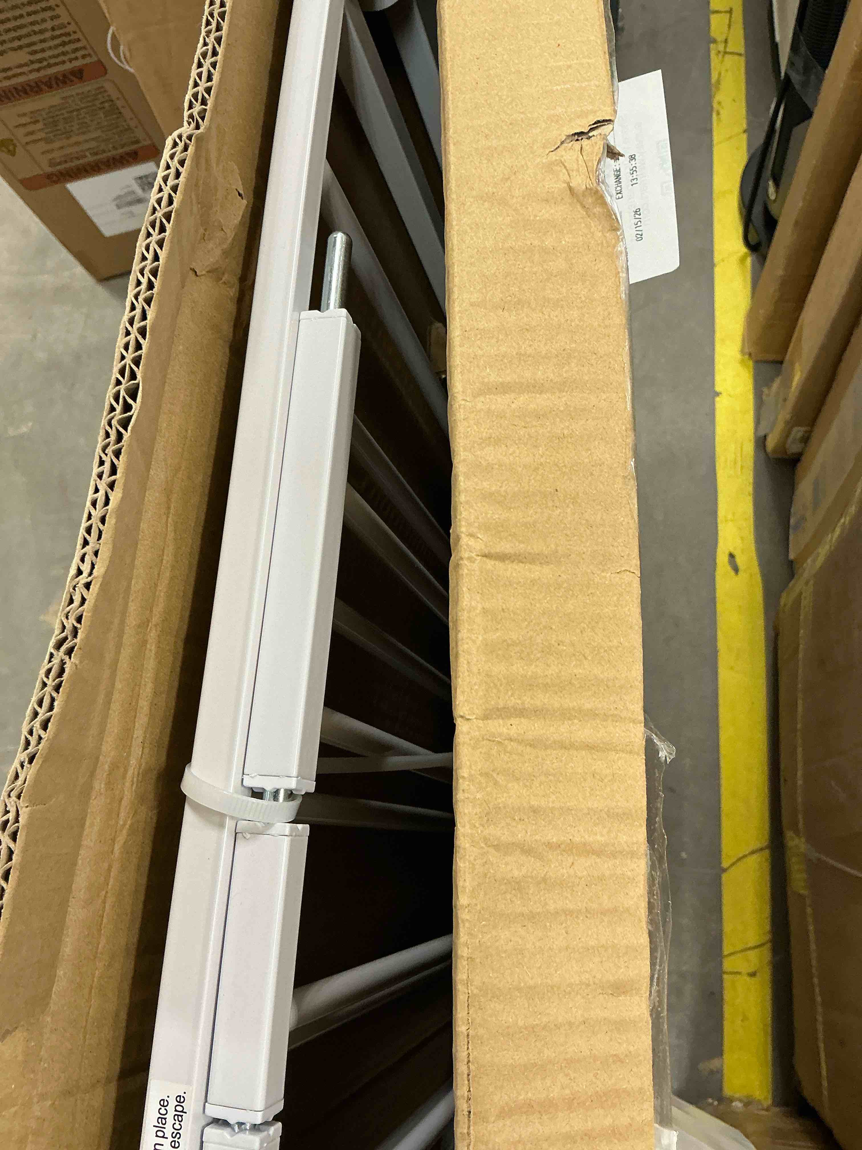 Condition photo showing Good Condition for Comomy 37.8 -43.3 Extra Wide Safety Baby Gate for Stairs Doorways Tall Pet Dog Gates Fireplace Fence Hearth Gate BBQ Metal Fire Gate White