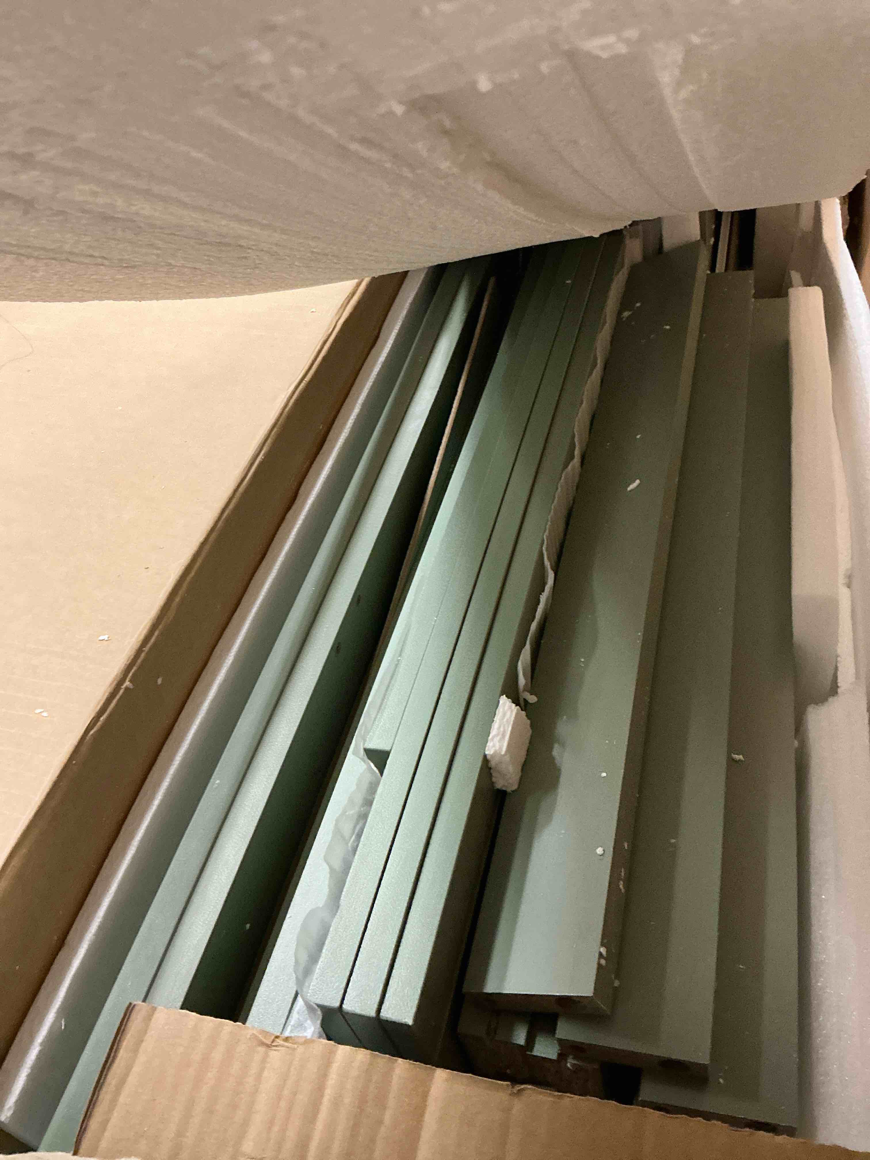 Condition photo showing Good Condition for Homfa 8 Drawer Dresser for Bedroom, Horizontal Dresser Chest with Easy Pull Bevel Handle, Storage Cabinet for Living Room, Green