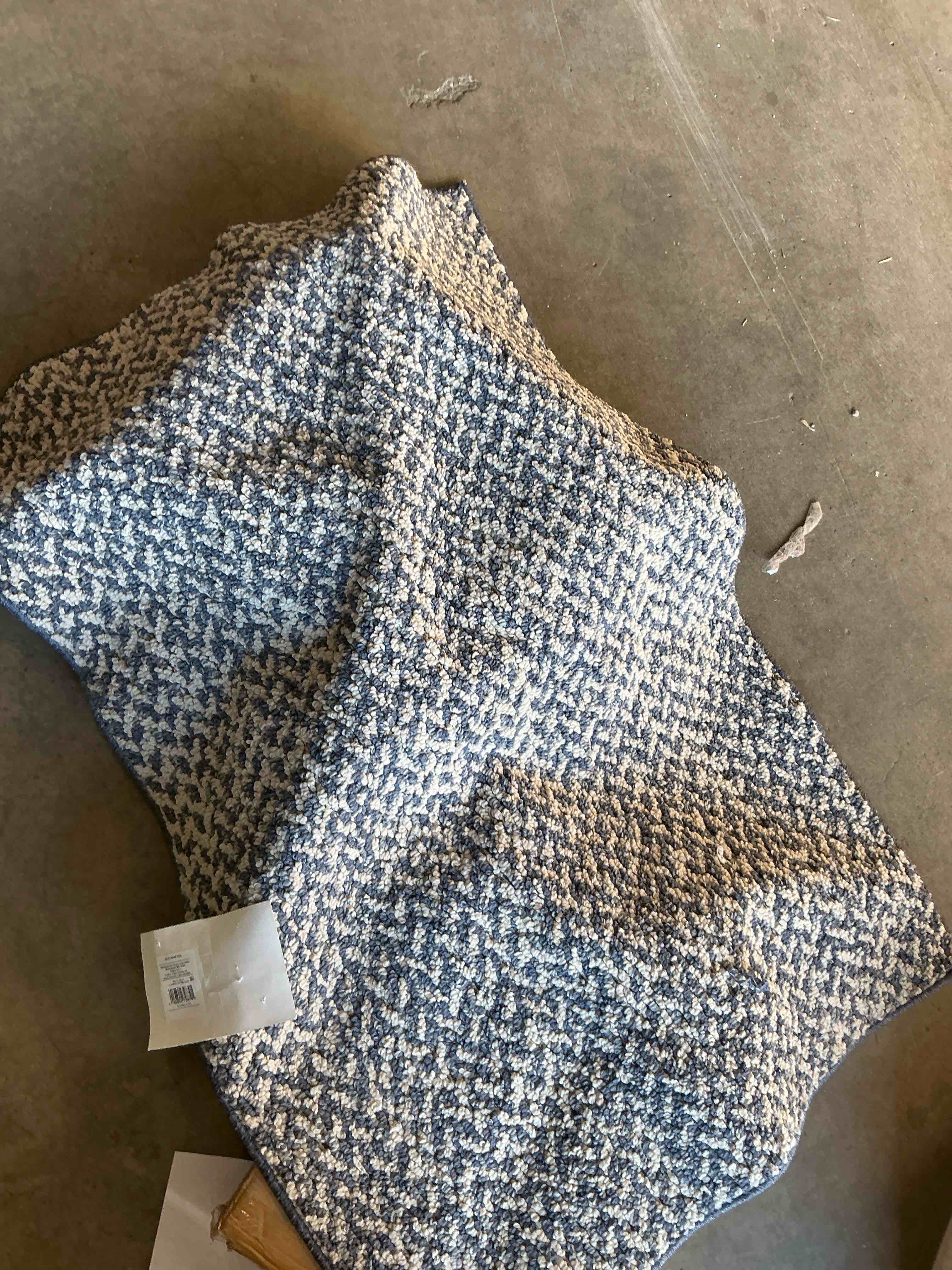 Condition photo showing Good Condition for 2'6"x3'8" washable weave herringbone accent rug indigo - threshold™