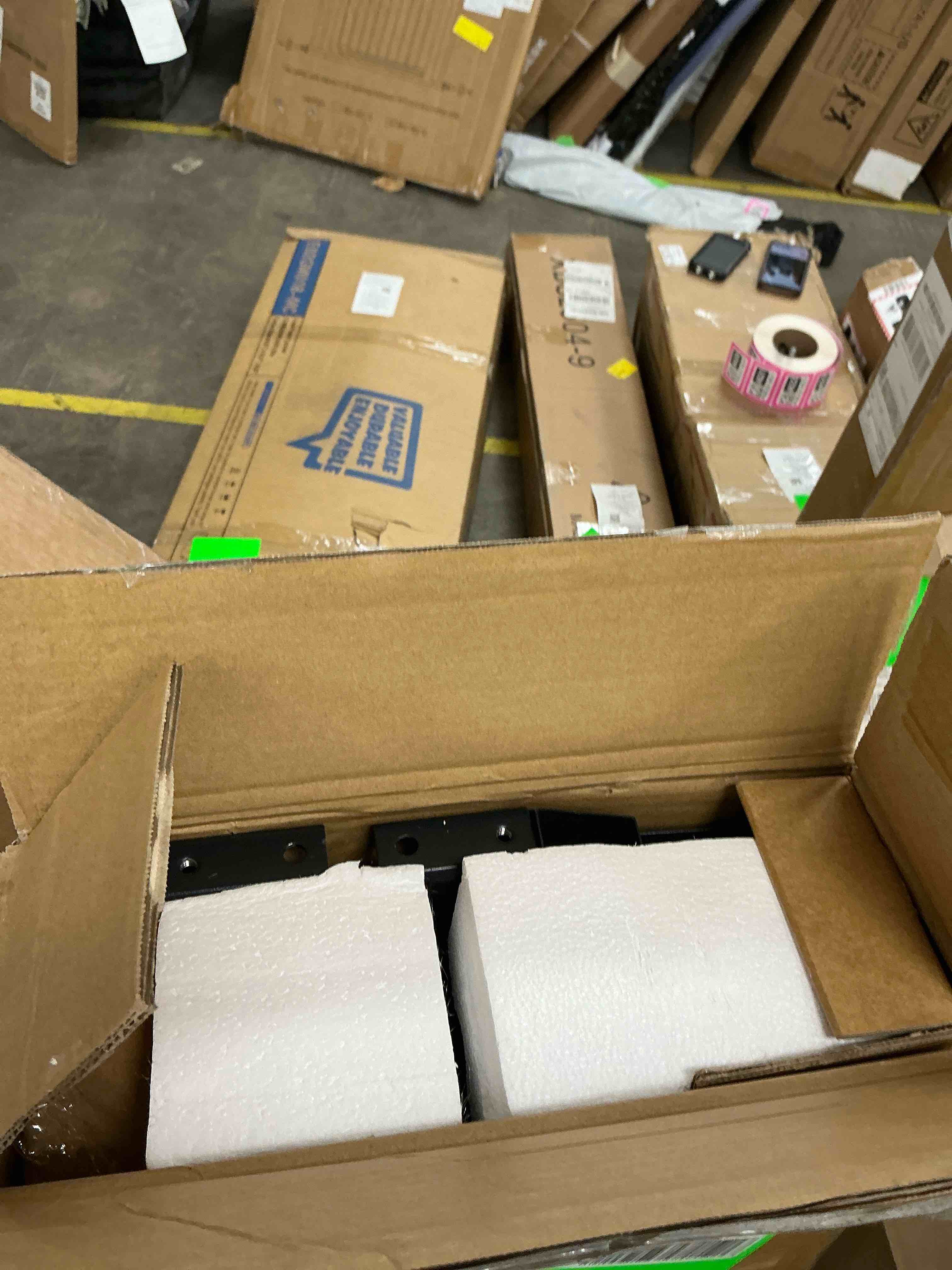 https://s3.amazonaws.com/lotting-images-prod/EmanualPiazza/PNK4214610_1776445376328.jpeg
