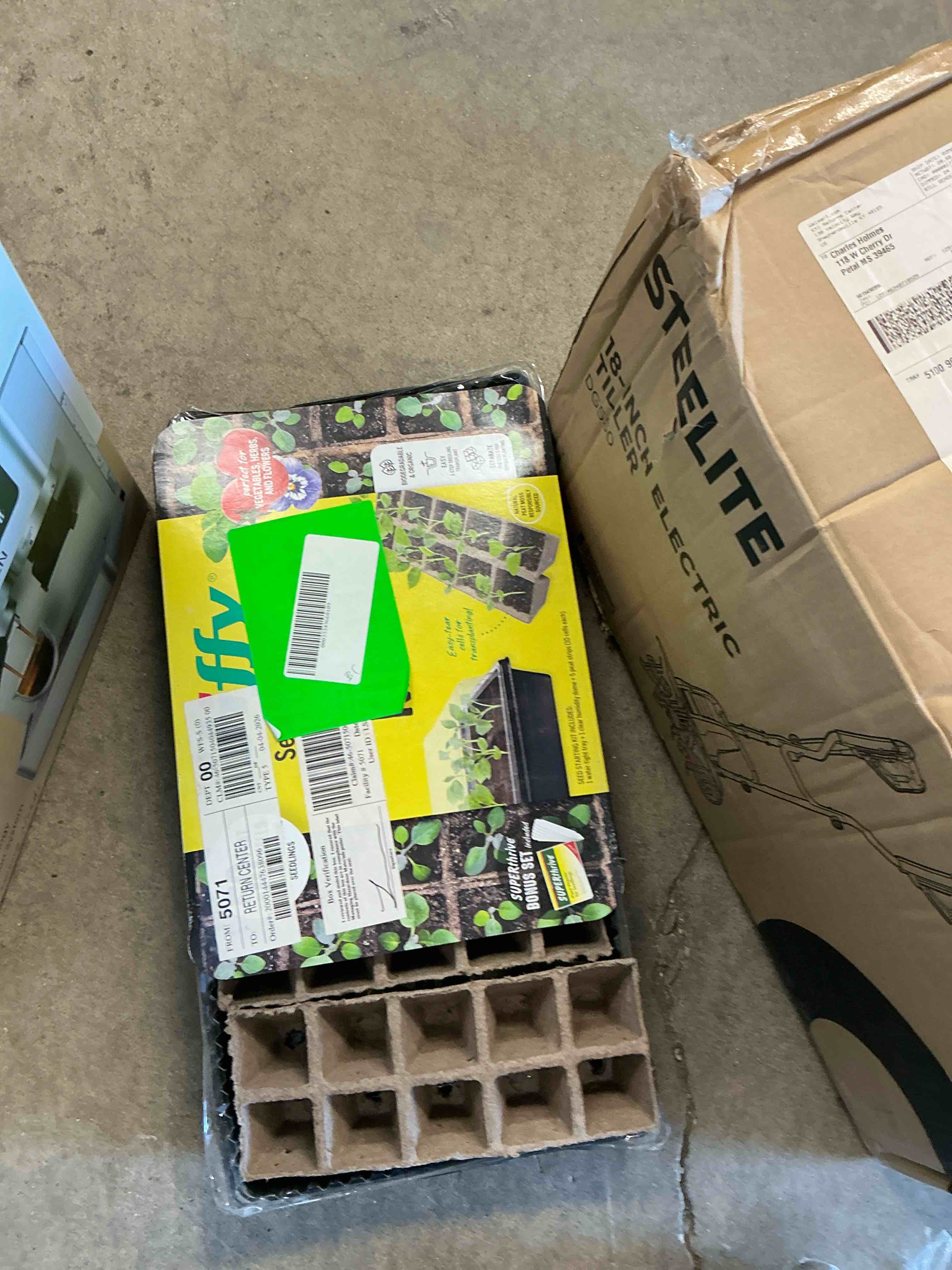 Condition photo showing Good Condition for jiffy 50 cell seed starting strips greenhouse kit  reusable tray and humidity dome