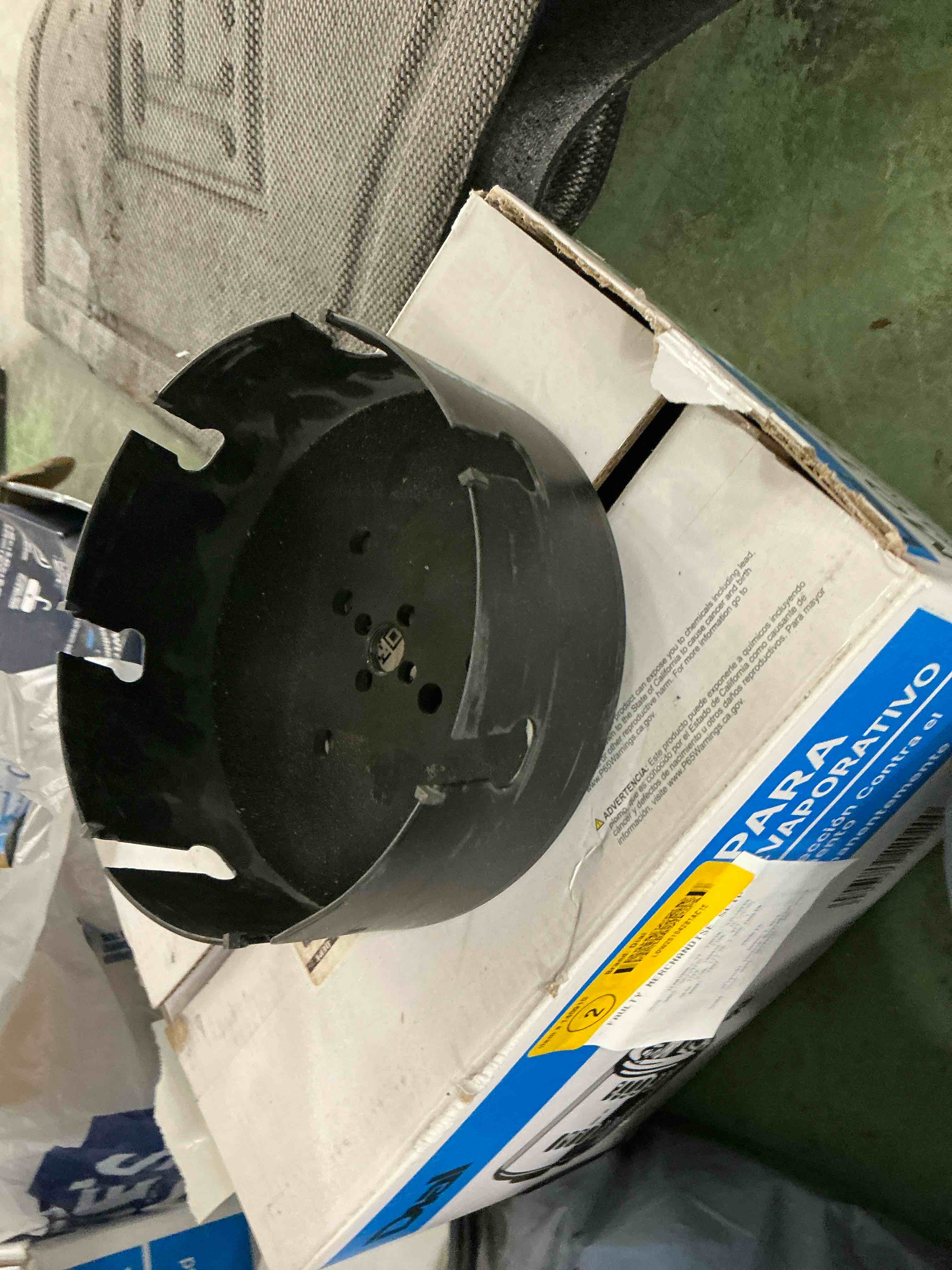 Condition photo showing Good Condition for spyder 6-5/8-in carbide-tipped non-arbored hole saw