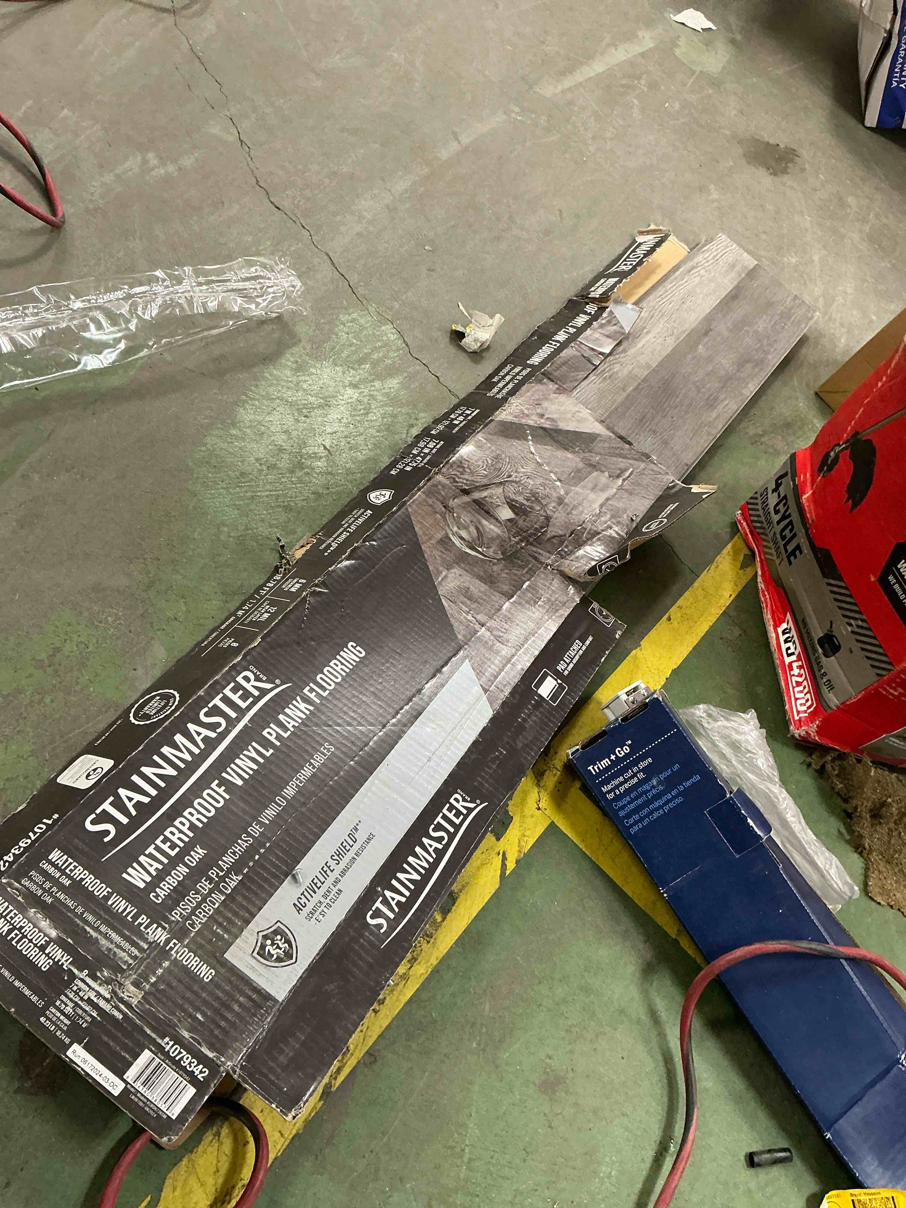Condition photo showing Good Condition for stainmaster carbon 12-mil x 7-in w x 48-in l waterproof luxury vinyl plank flooring ( 18.78-sq ft per carton ) 