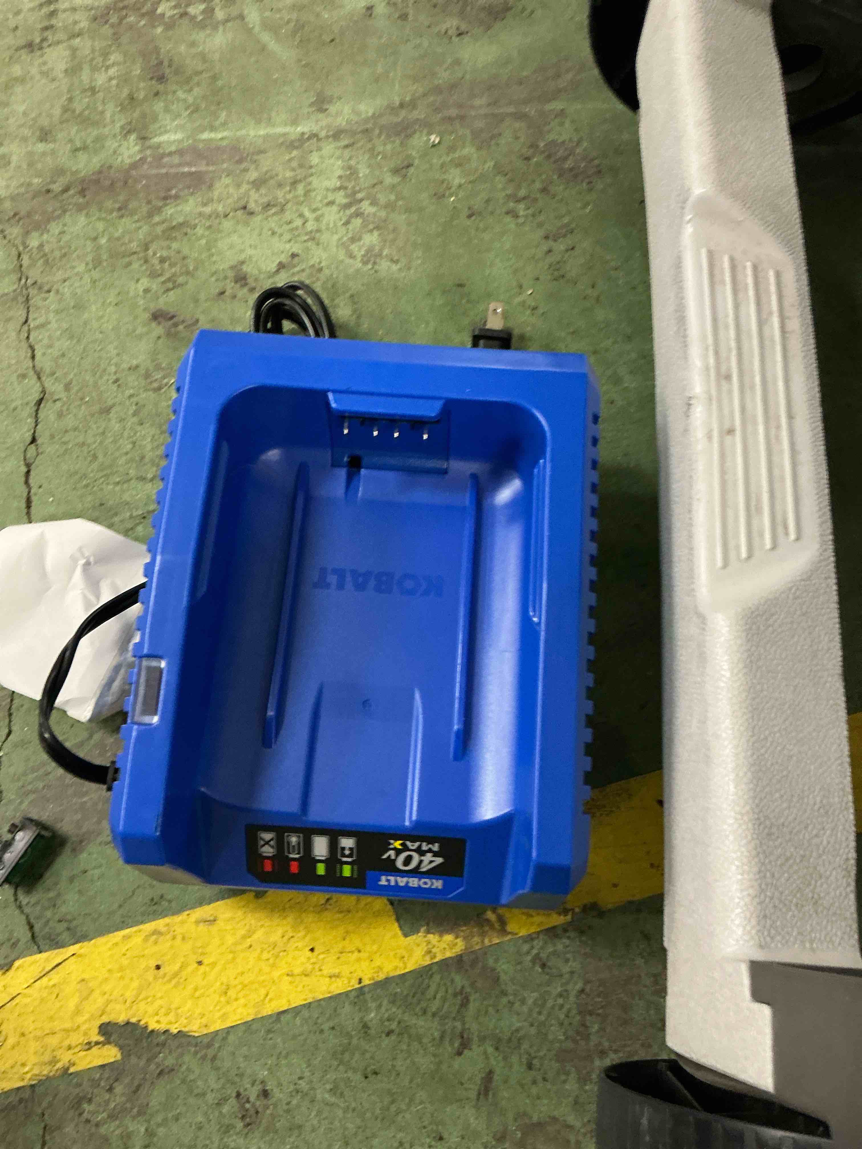 Condition photo showing Good Condition for kobalt 40 -volt, battery charger