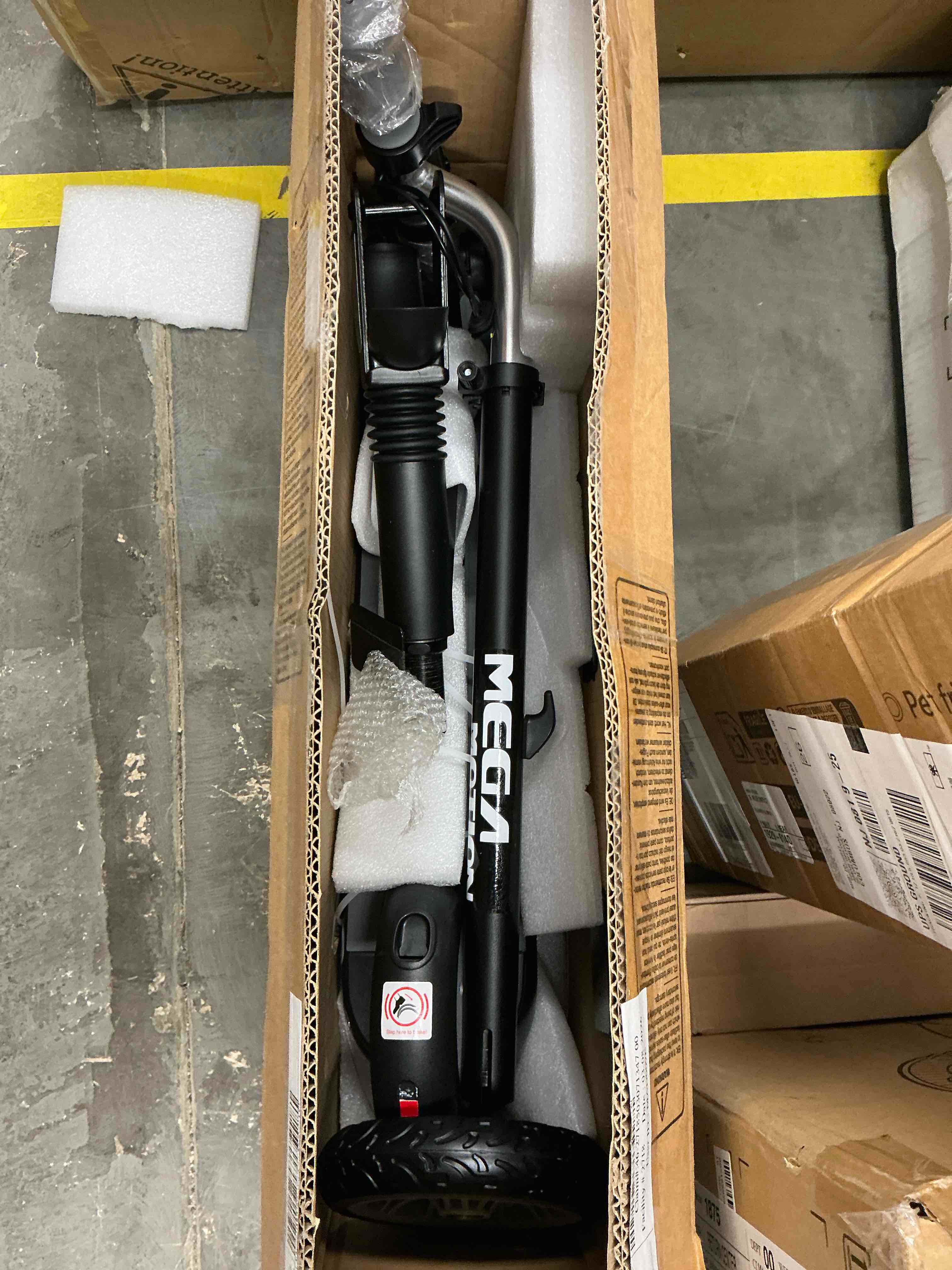 Condition photo showing New/Like New for mega motion me1 electric kids scooter – children and toddler foldable kick scooter – adjustable handlebar – indoor and outdoor - 3 speed adjustment with led lights & rear brake – ages 6+