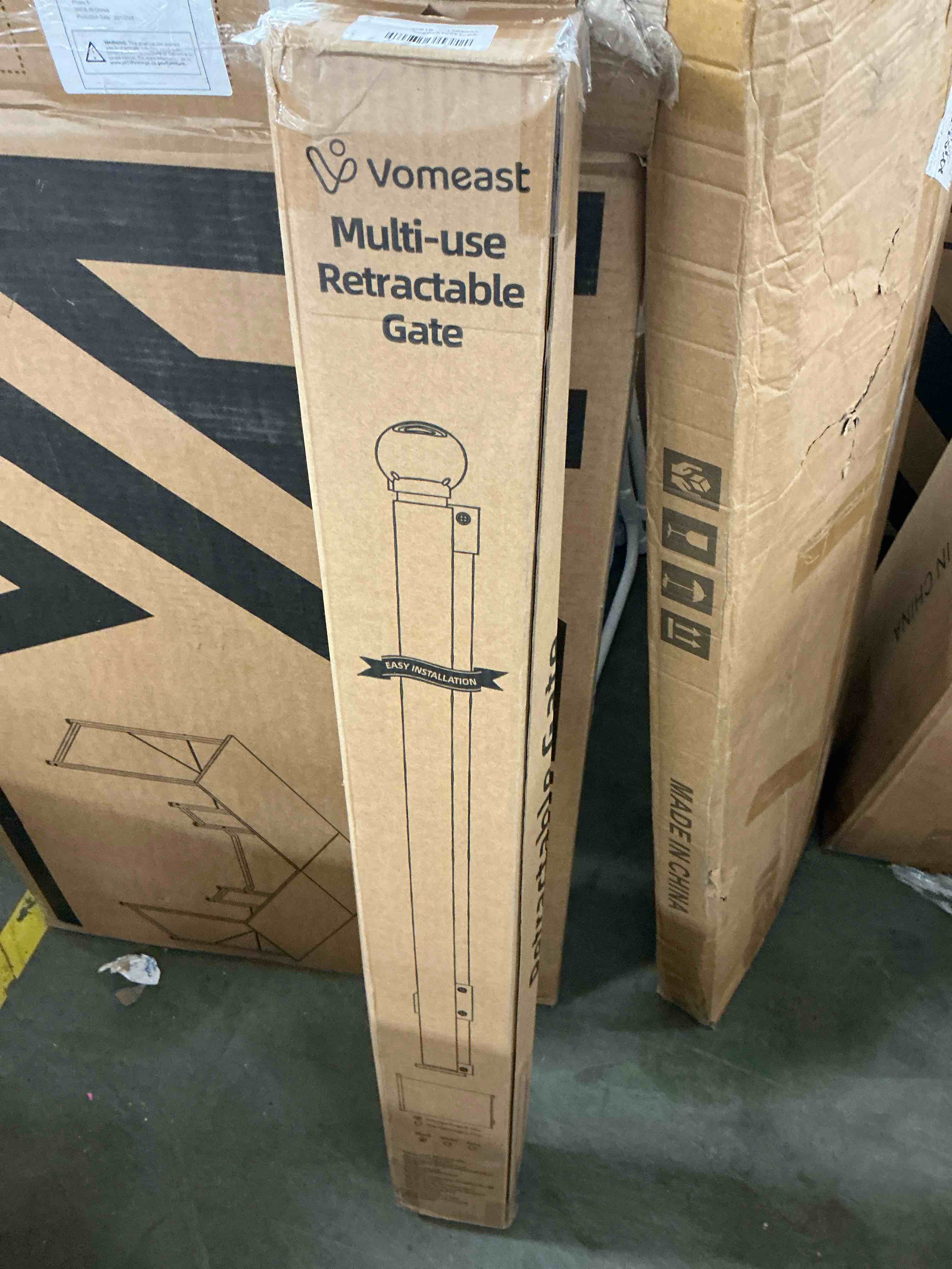 Condition photo showing New/Like New for vomeast retractable gates,extends up to 55in wide baby safety gates dog gate for doorways stairs hallways(black)