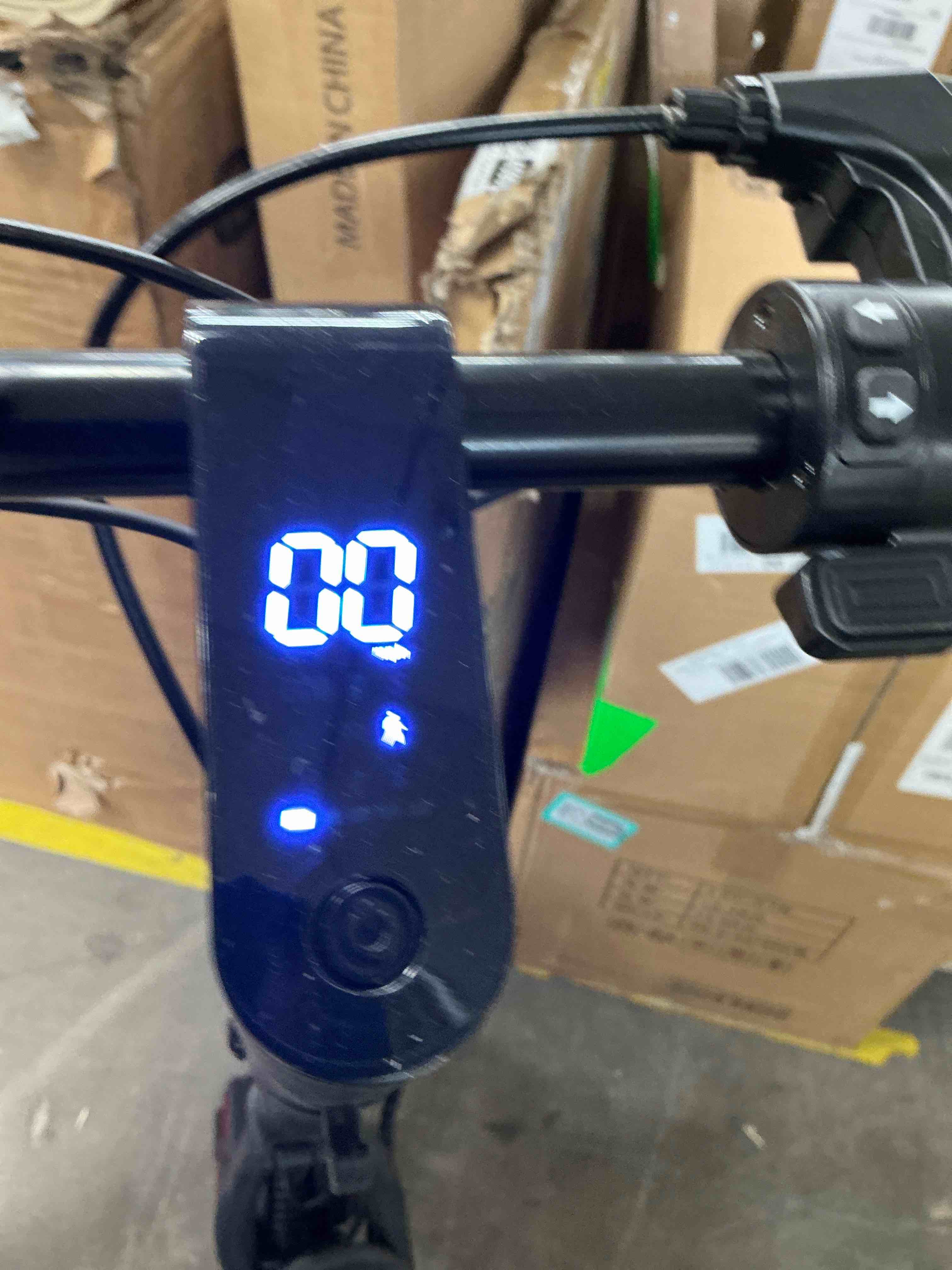 Condition photo showing Good Condition for iscooter 750w electric scooter, top speed 25 mph,10" foldable e-scooter for adults with 48v 14ah battery,smart app control