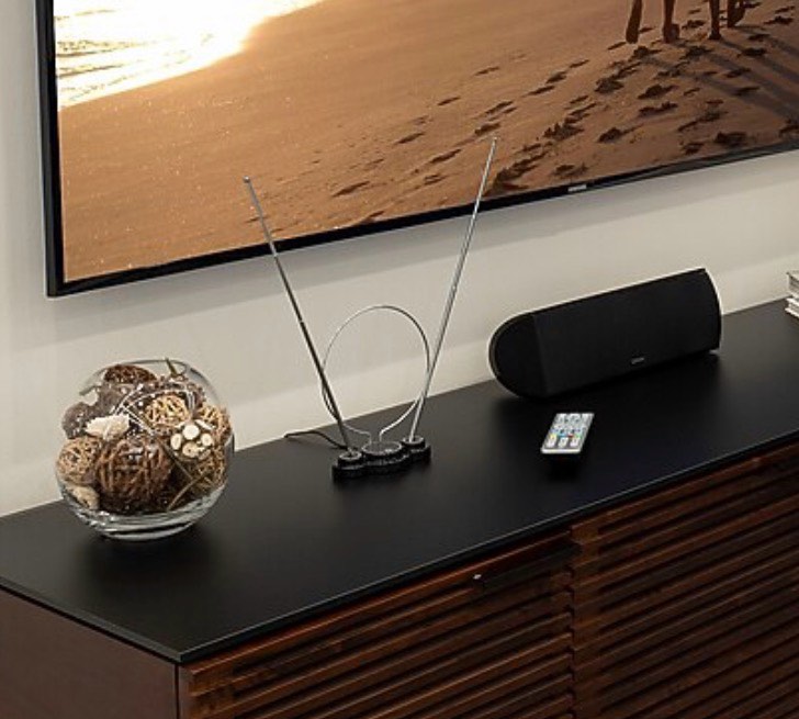 Condition photo showing New/Like New for ge flat multi-directional indoor hd uhf vhf tv antenna