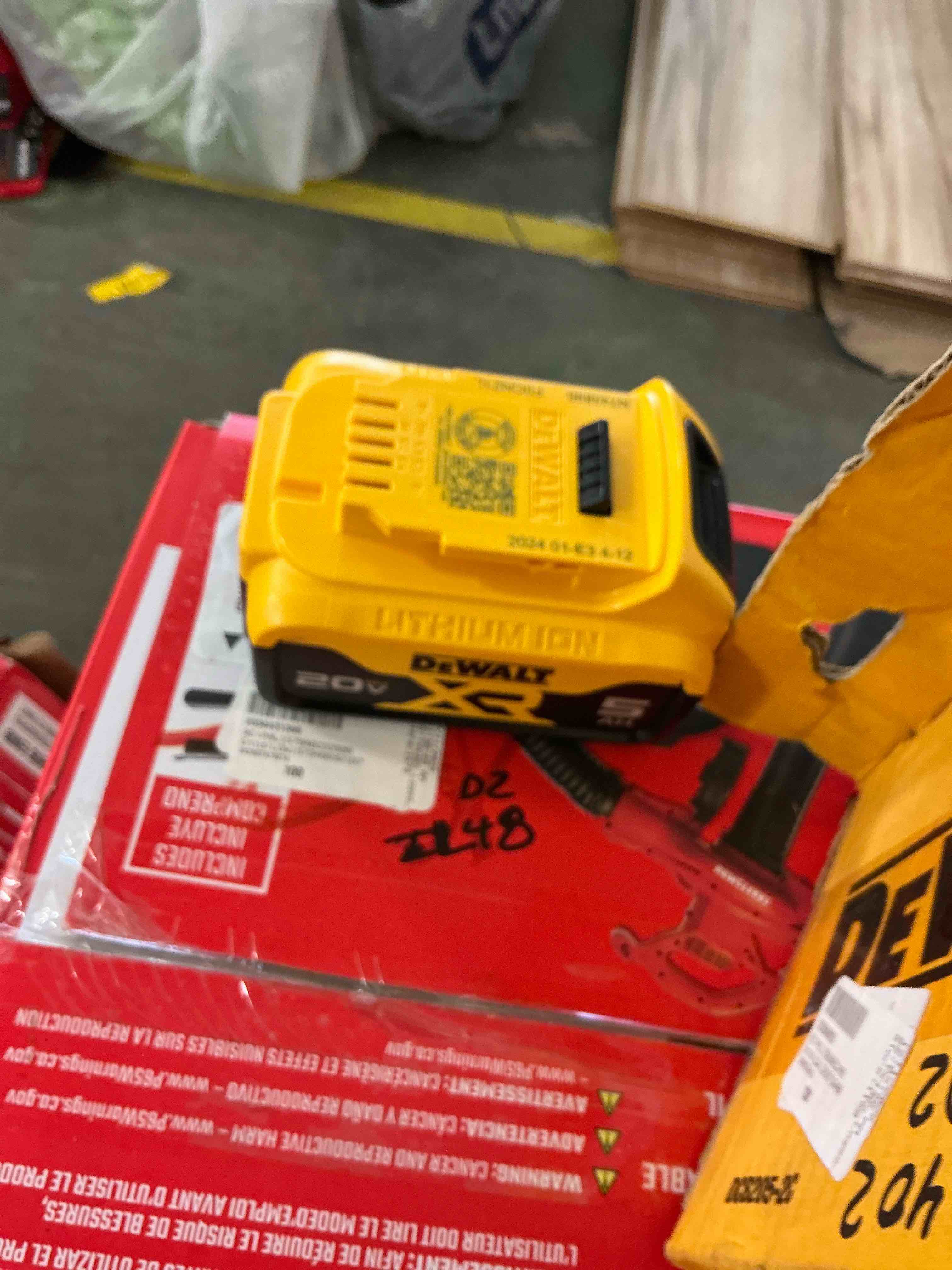 Condition photo showing Good Condition for dewalt xr 20 -volt 1 -pack lithium-ion ( 5.0 ah battery )