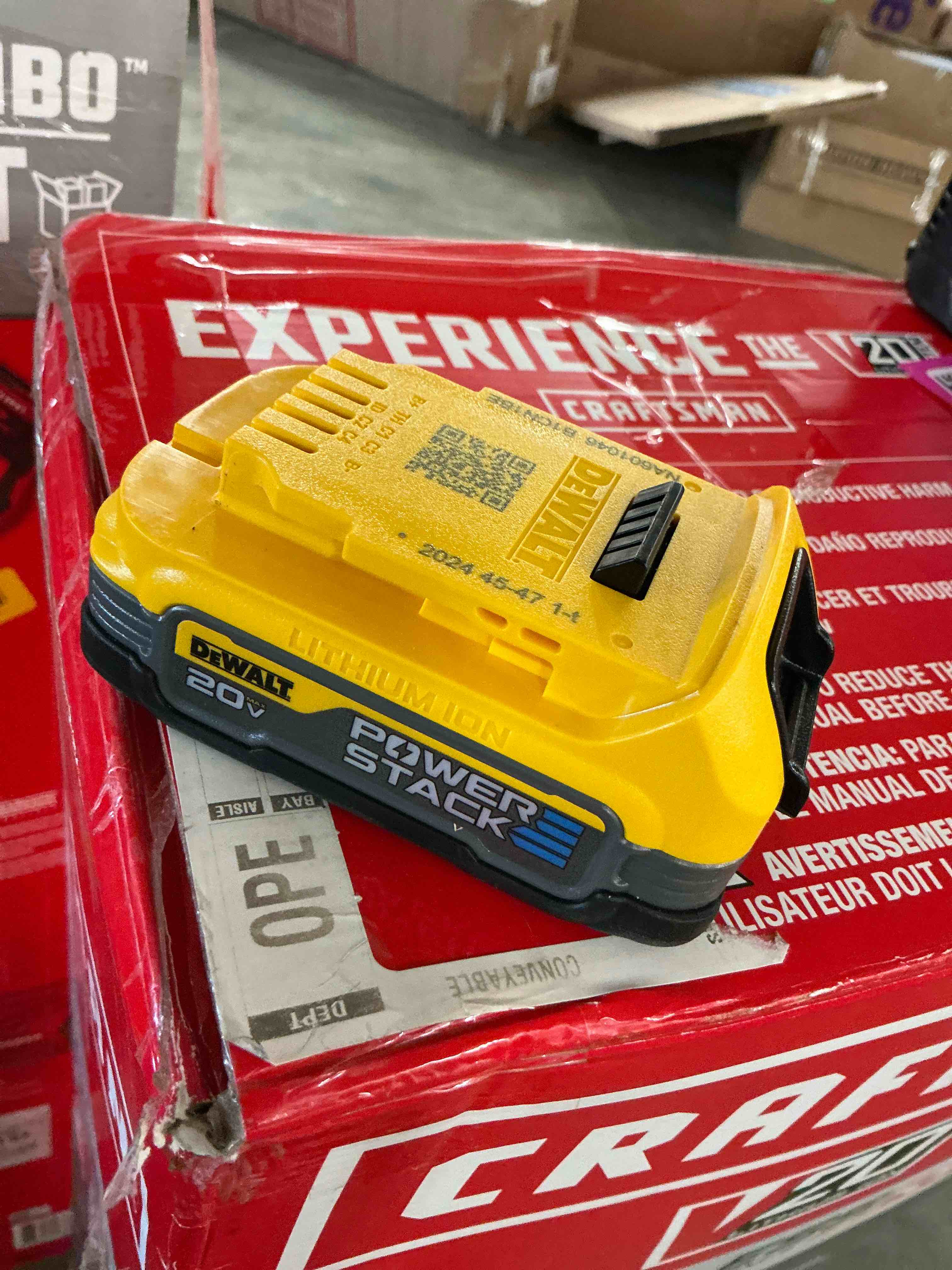 Condition photo showing Good Condition for dewalt xr powerstack 20 -volt 1 -pack lithium-ion ( 1.7 ah battery )