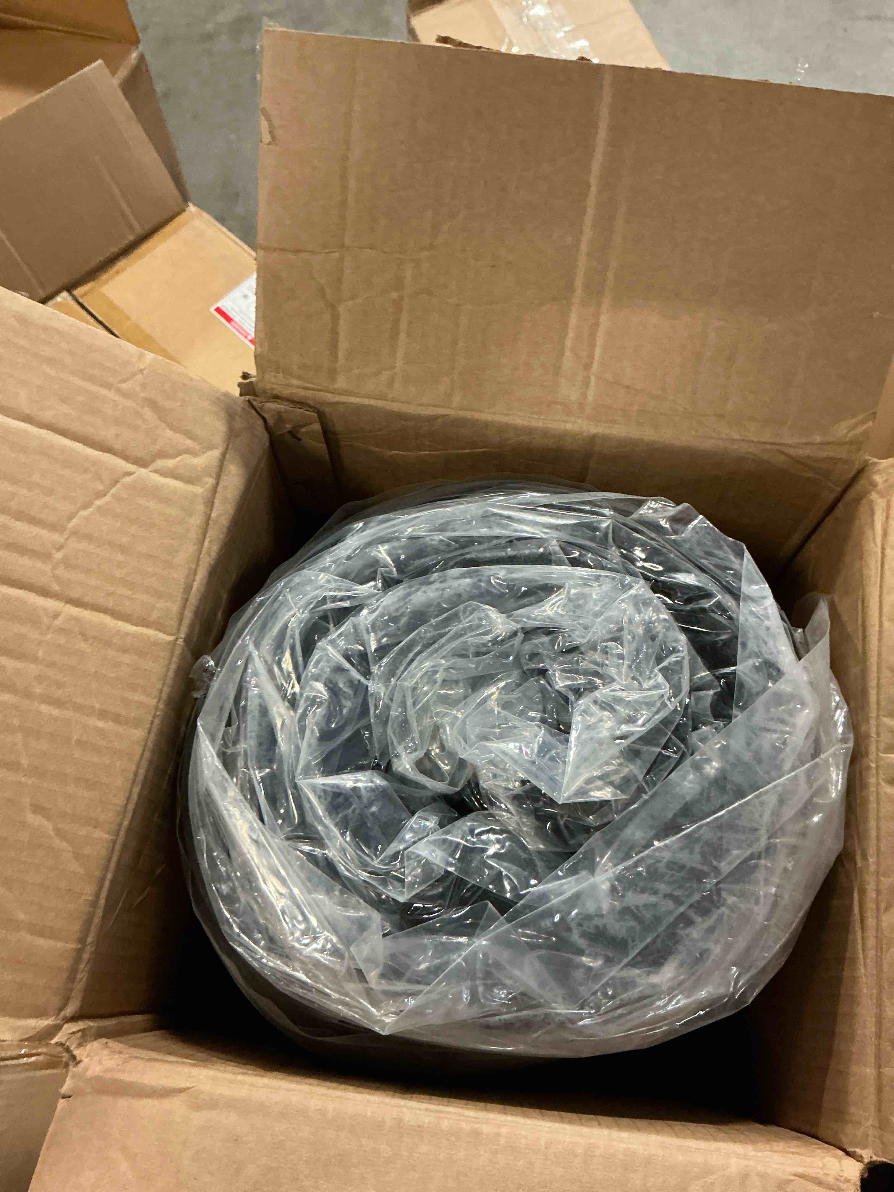 https://s3.amazonaws.com/lotting-images-prod/EmanualPiazza/PNK4991245_1779802529432.jpeg