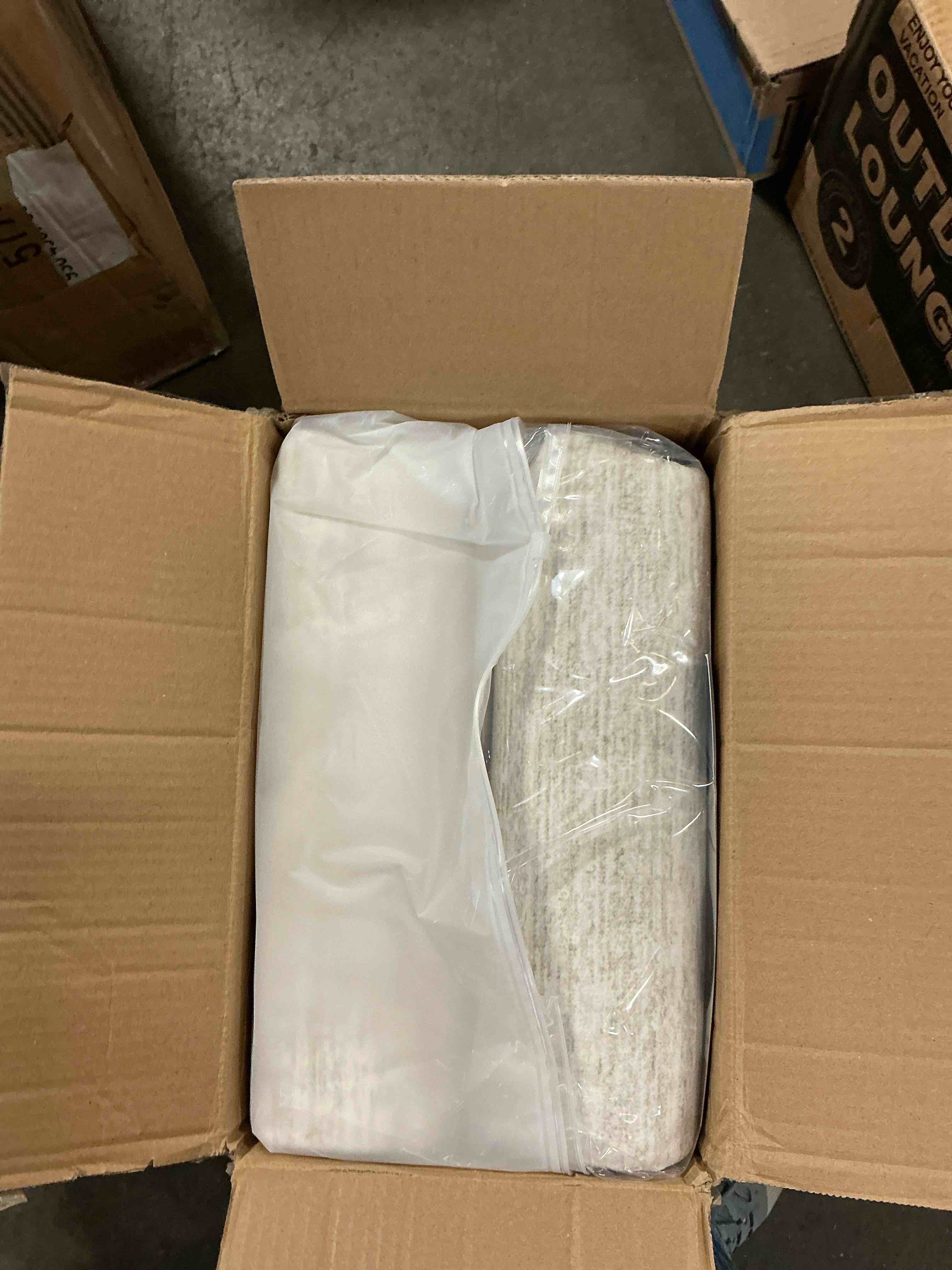https://s3.amazonaws.com/lotting-images-prod/EmanualPiazza/PNK4991359_1779824503140.jpeg