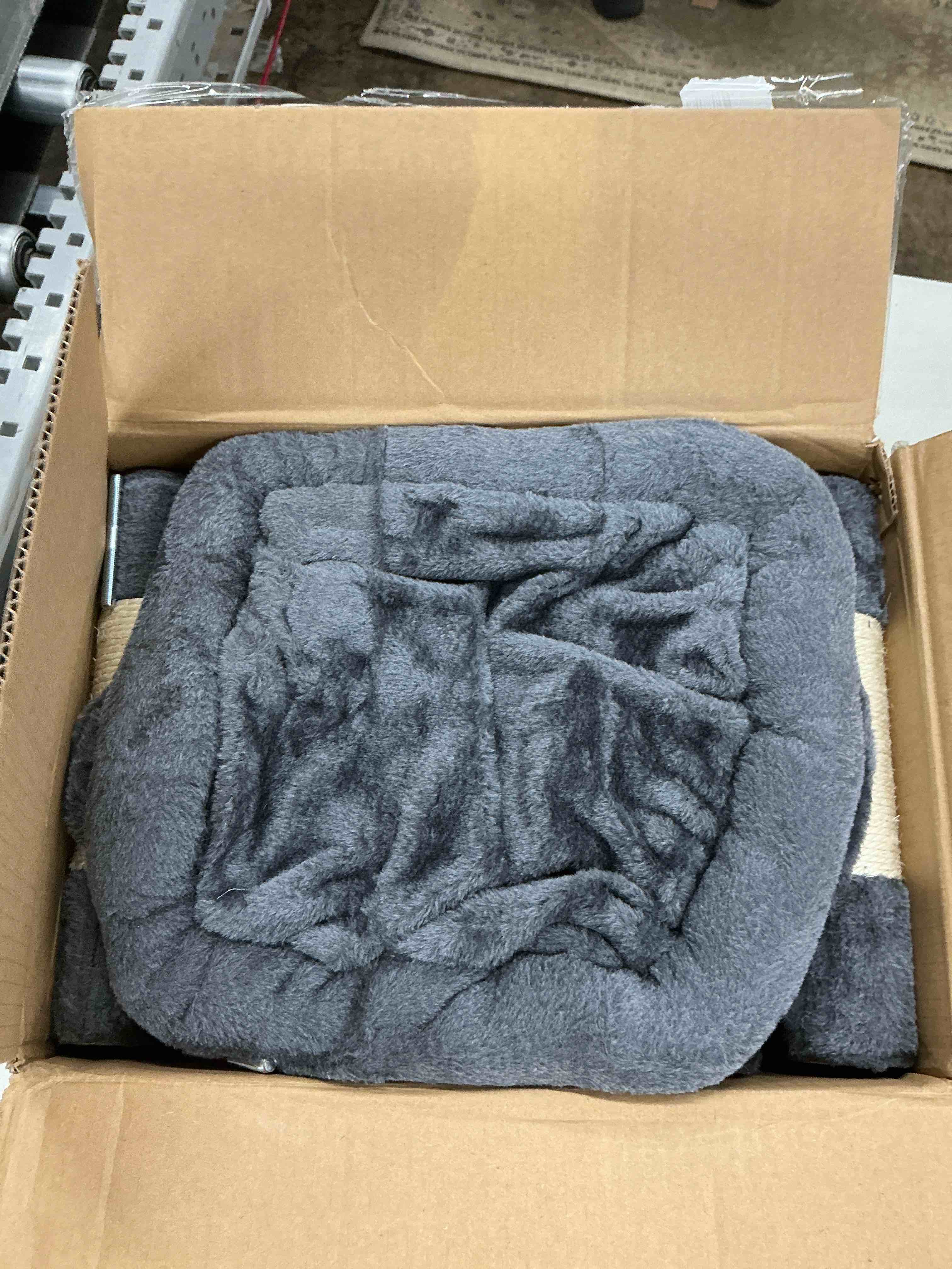https://s3.amazonaws.com/lotting-images-prod/EmanualPiazza/PNK4991472_1779897003835.jpeg
