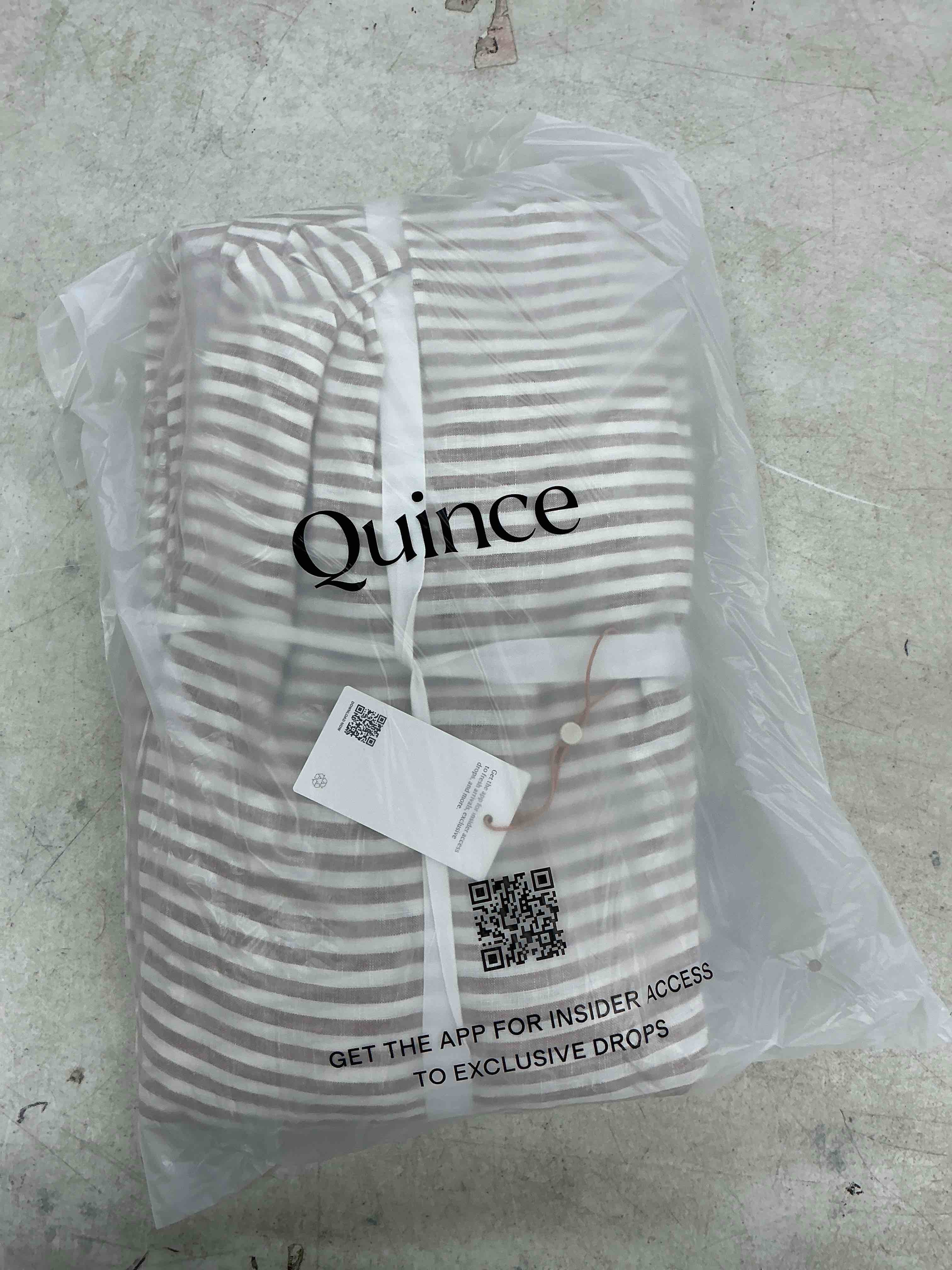 Condition photo showing New/Like New for quince european linen sheet set