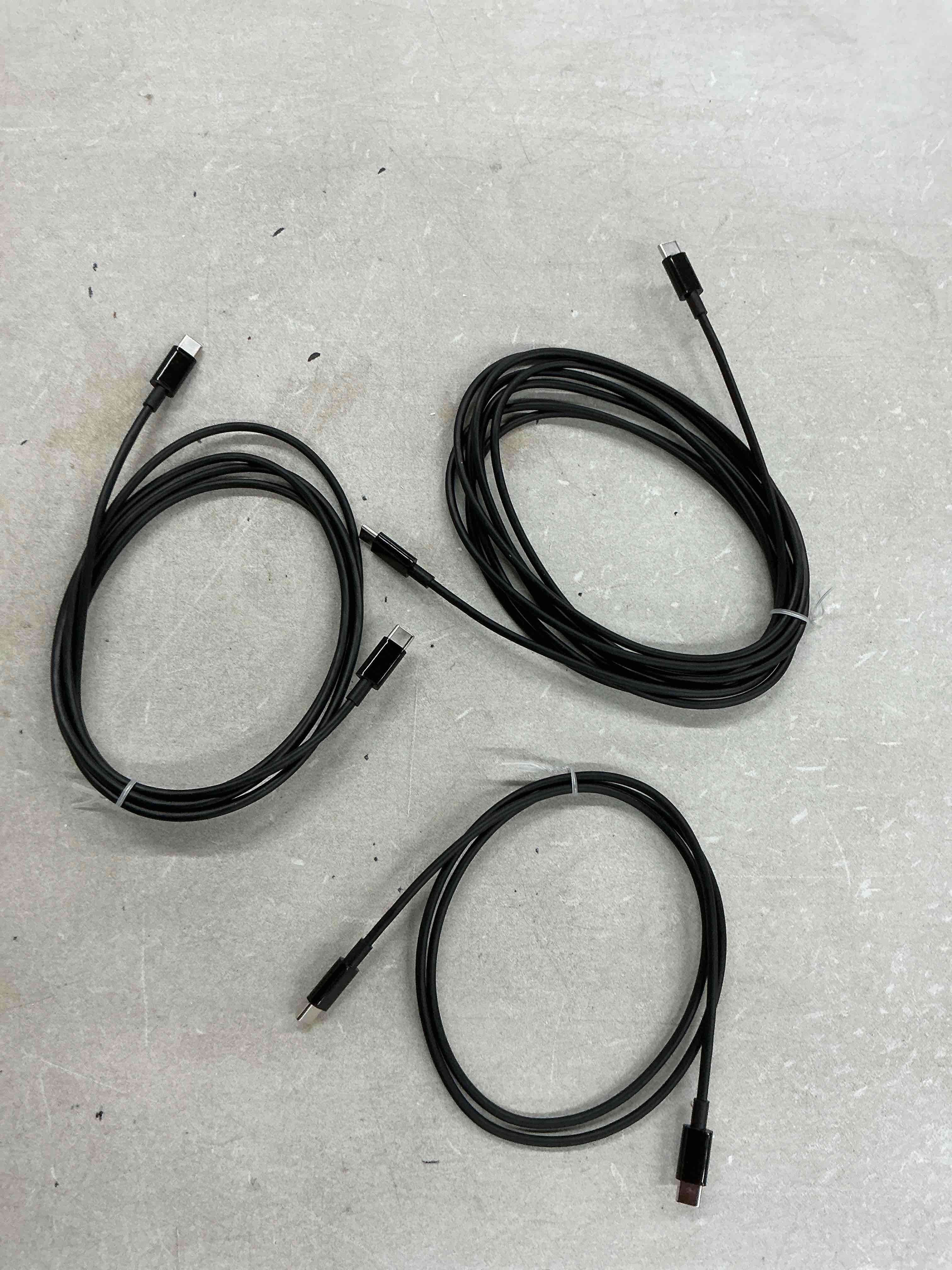 Condition photo showing New/Like New for 3-pack black [3.3ft+6.6ft+10ft] 60w usb c to usb c cable, type c fast charging cable for iphone air 17 16e 16 15 pro plus pro max?for galaxy s25, for ipad pro/air/mini, for macbook pro/air and more 10ft+6.6ft+3.3ft black 3