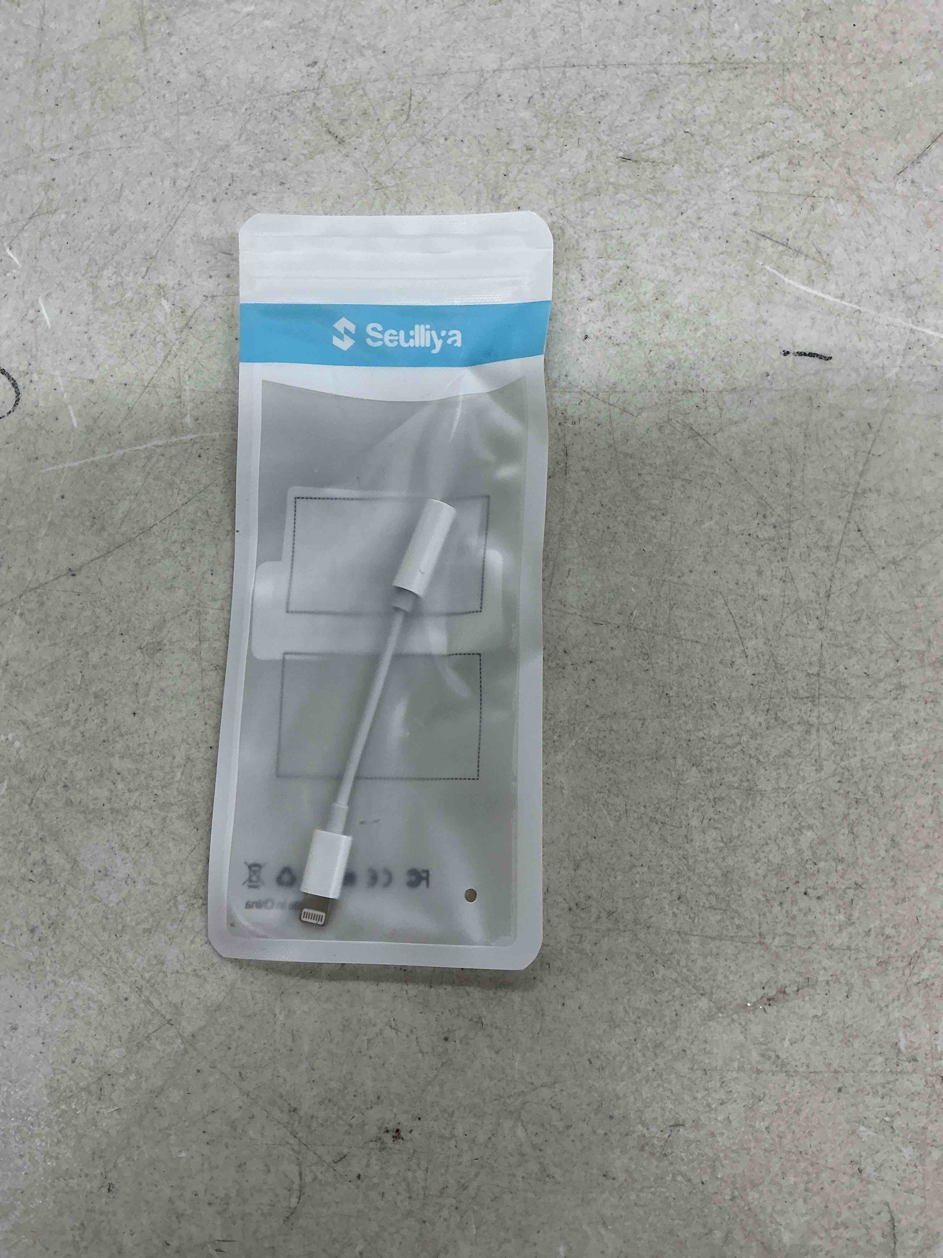 Condition photo showing Good Condition for apple mfi certified lightning to 3.5mm headphone jack adapter -premium audio quality & dac chip for music listening car, gym, home office, compatible with iphone 14/13/12/11/x/8/7 1pack (white)