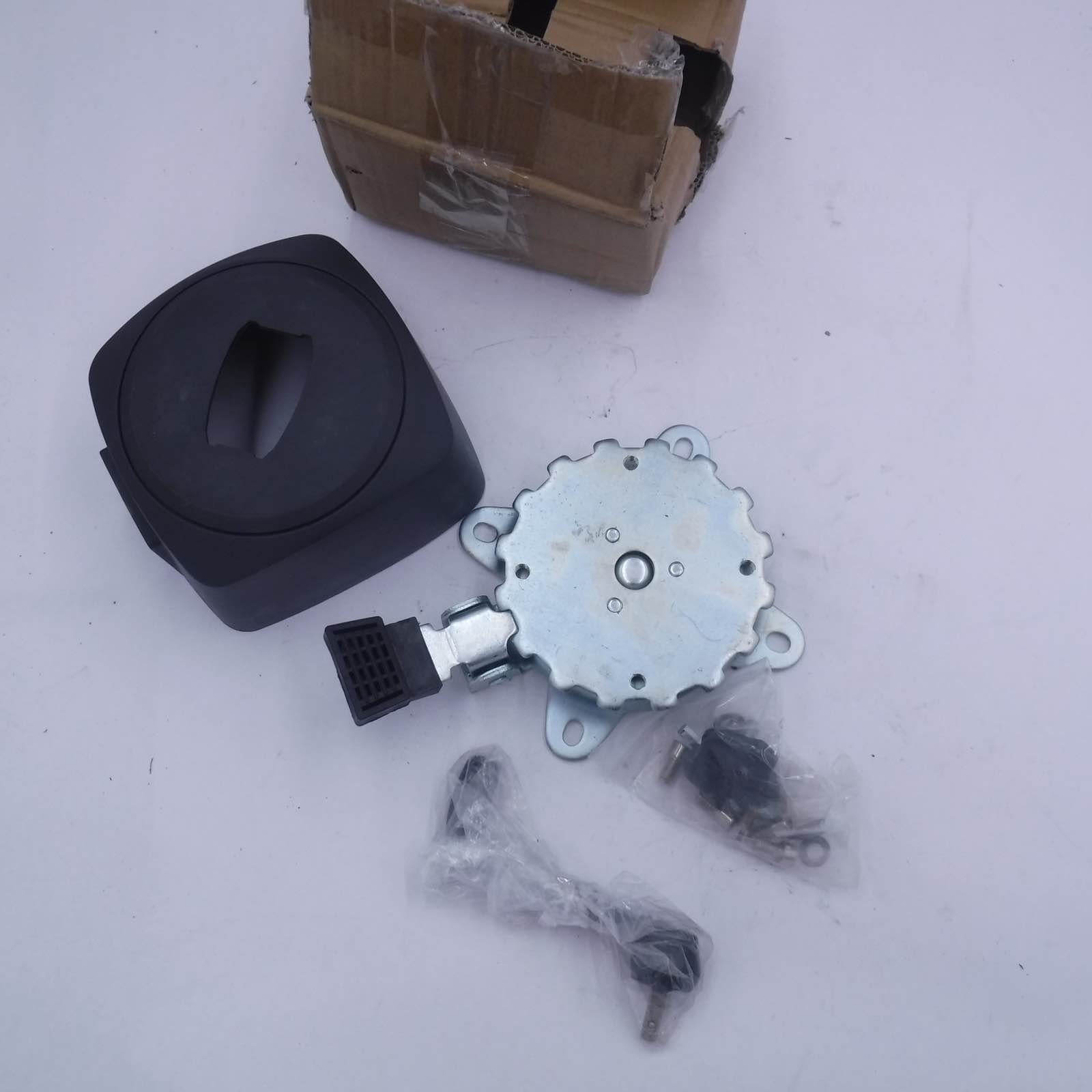 4 Bolt Floor Mount Swivel Lock With Foot Release & Cover/Hardware