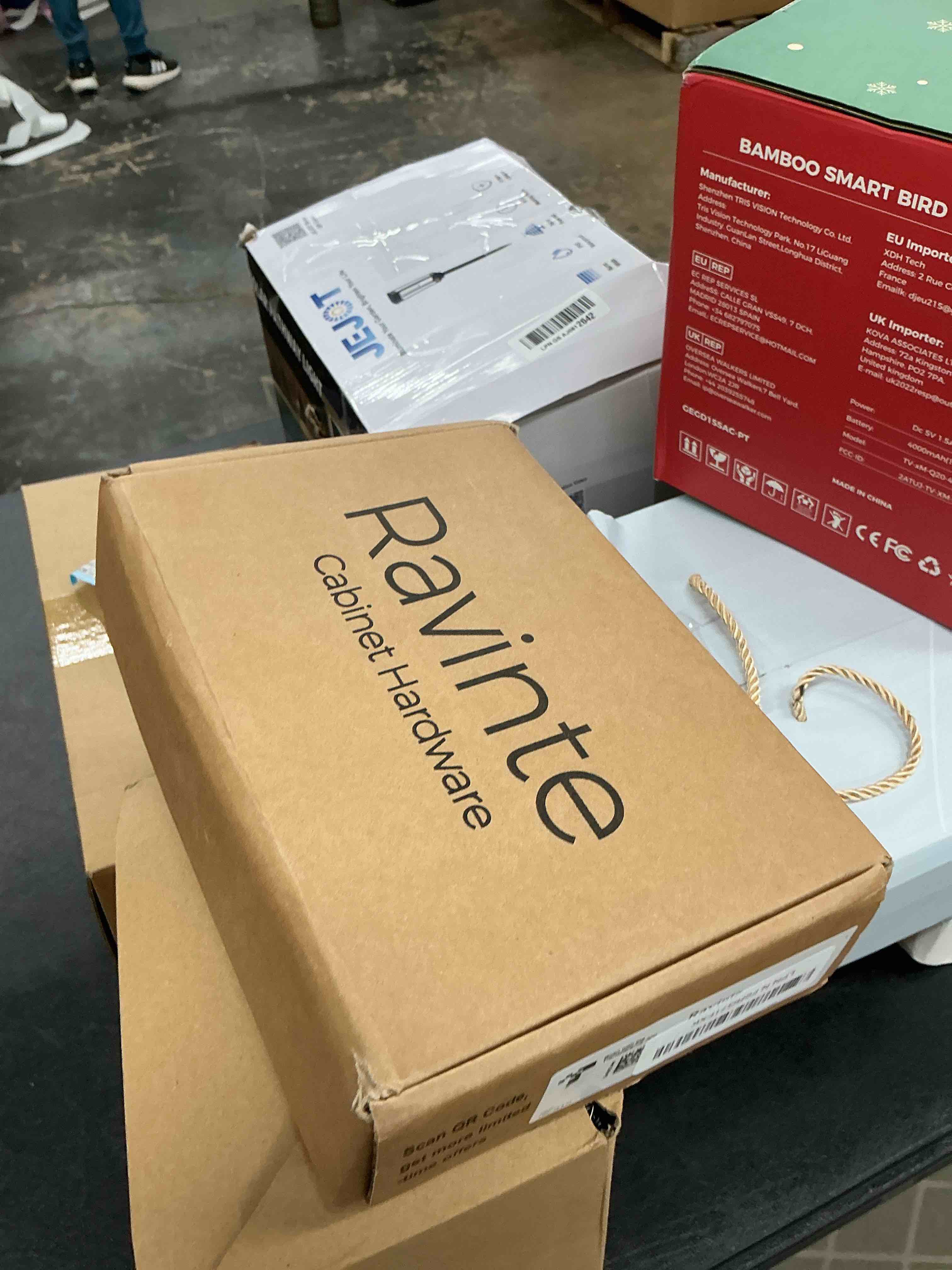 Condition photo showing Good Condition for ravinte 30 pack (15 pairs) 1/2 inch overlay cabinet hinges, self-closing semi-concealed face mount, satin brass decorative hardware with door bumpers for kitchen & cupboard doors, gold gold 30