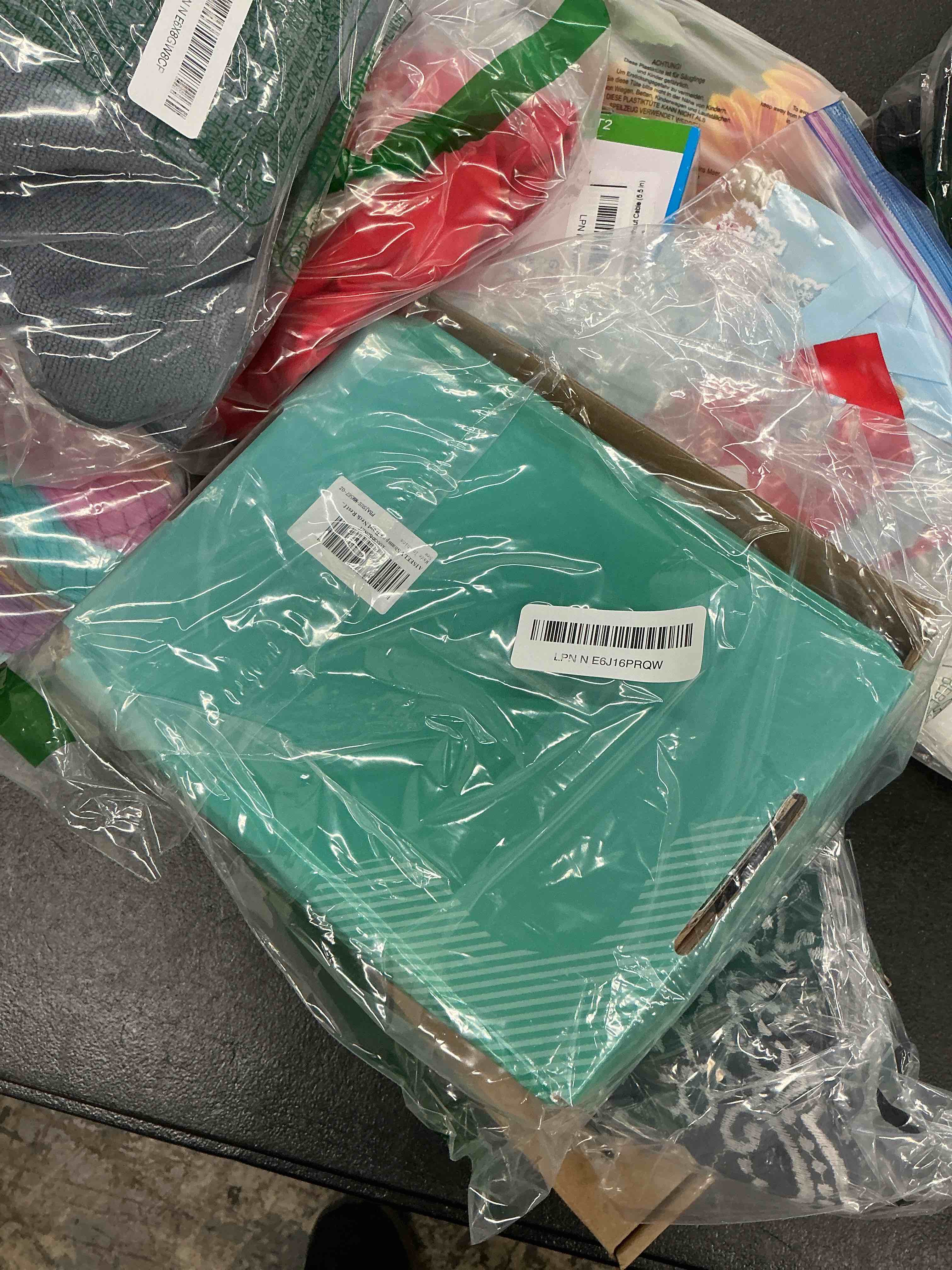 Condition photo showing Good Condition for aiseely shampoo bowl neck rest for salon, salon shampoo neck rest cushion, professional shampoo bowl neck cushion, silicone salon sink neck rest for wash basin hair washing tray for sink at home soft gel pad & silicone - 8.5*6.5in