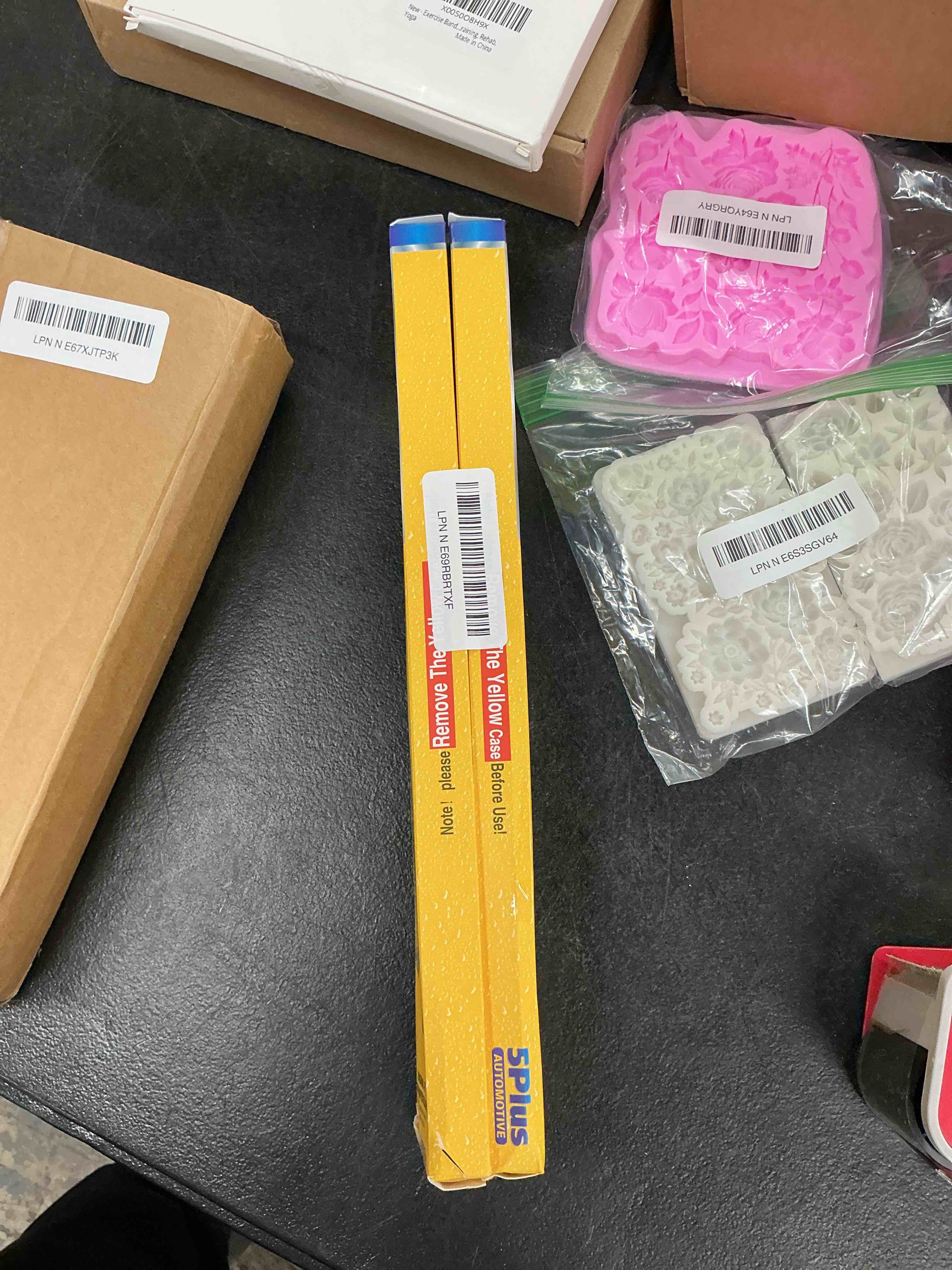 Condition photo showing Good Condition for 5 plus 12" rear wiper blades replacement for toyota rav4 2024-2019,2012-2001, highlander 2019-2001,land cruiser 2019-2013,2011-2008, yaris 2019,11-06 venza 14-09, back windshield wiper blades(12-a) 12" rear wiper blade(12a) 12"(12-a)(rear wiper blade)