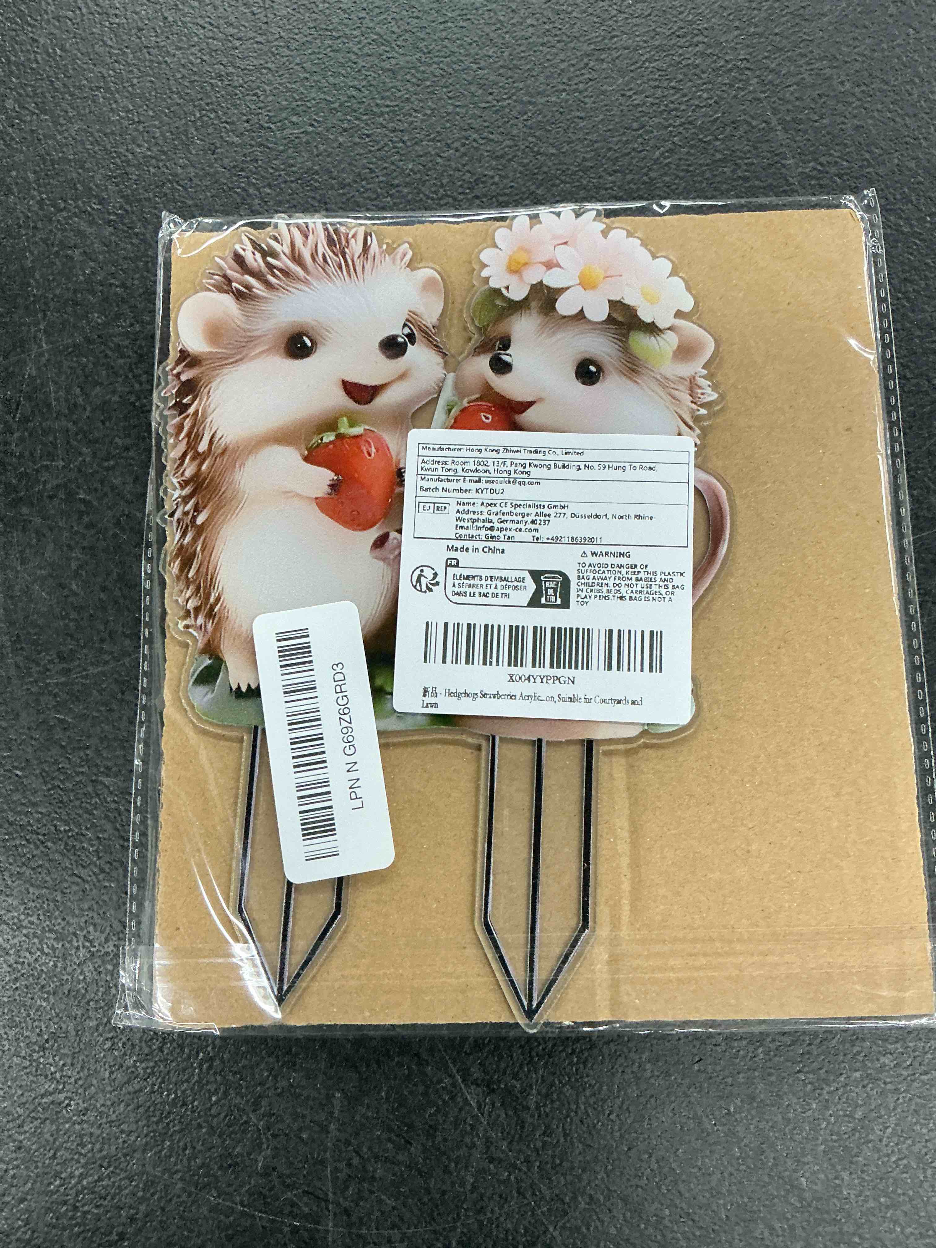 Condition photo showing New/Like New for hedgehogs strawberries acrylic garden stake, indoor and outdoor garden acrylic decoration, idea gift for flower potted ornament and landscape beautification, suitable for courtyards and lawn