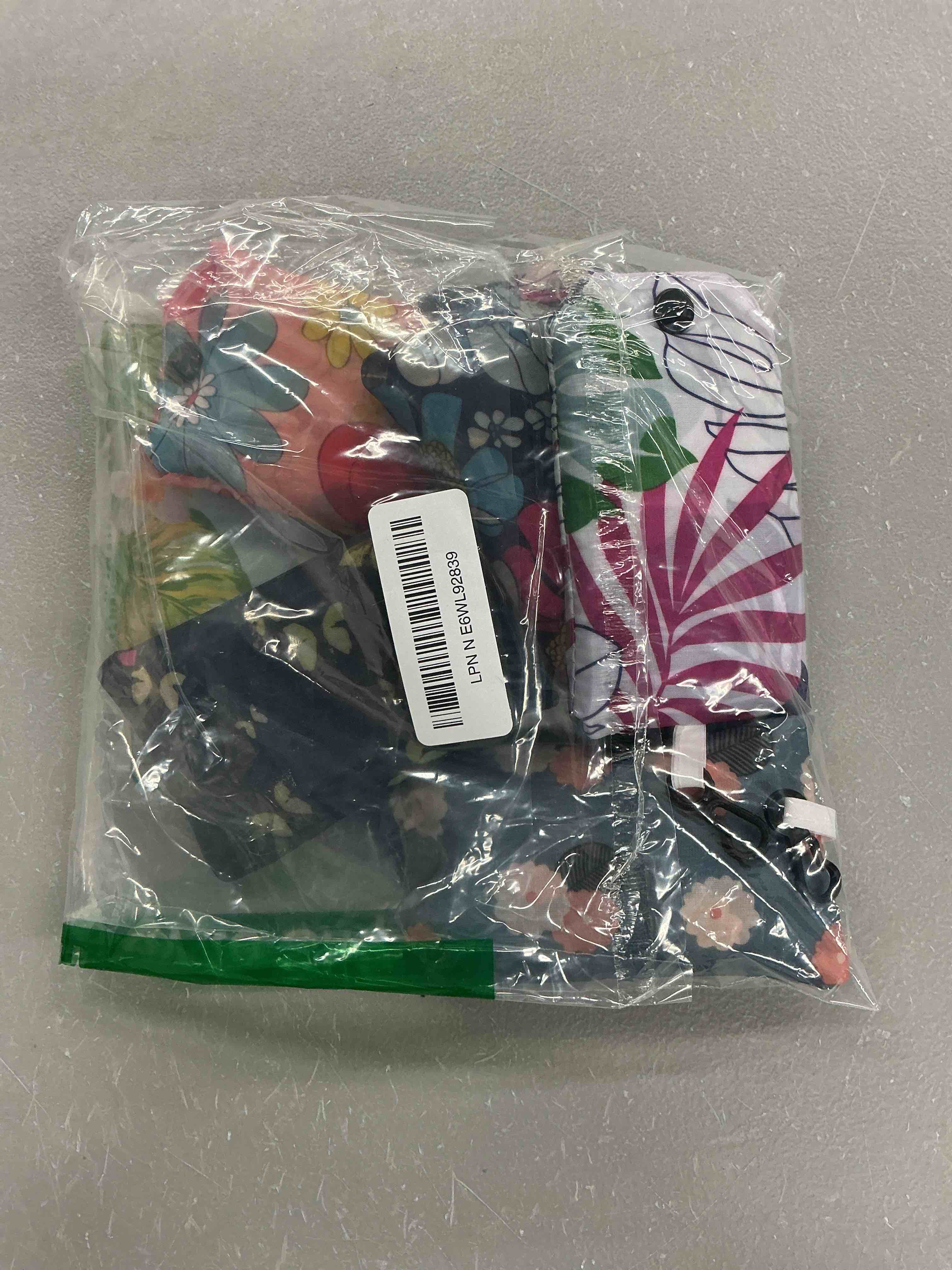 Condition photo showing Good Condition for hiqu and hist 6 pcs reusable shopping bags, foldable grocery bags in pocket, eco-friendly travel recycle shopping bags,waterproof and machine washable, for daily shopping supplies load