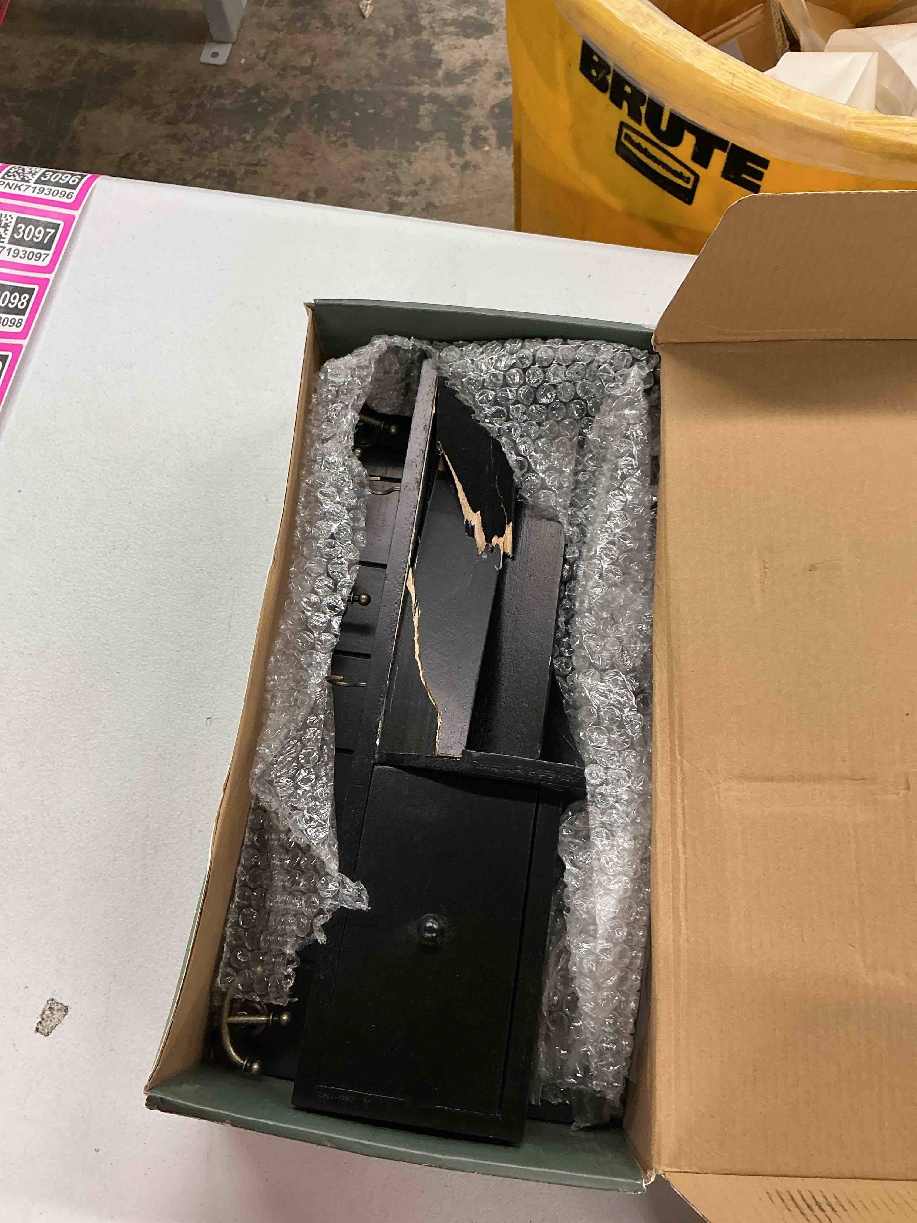https://s3.amazonaws.com/lotting-images-prod/EmanualPiazza/PNK7193112_1788452397131.jpeg