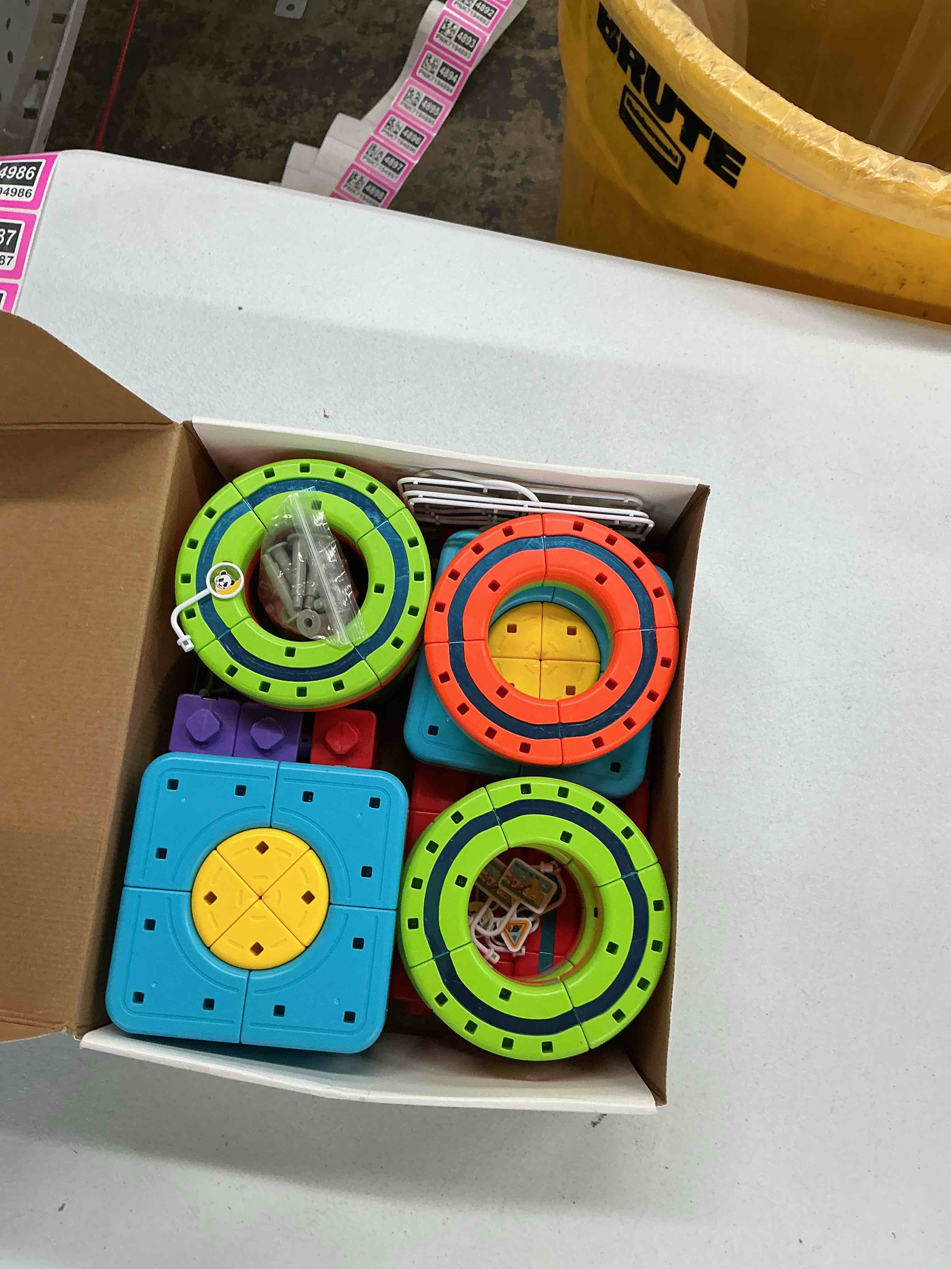 https://s3.amazonaws.com/lotting-images-prod/EmanualPiazza/PNK7194750_1789392648131.jpeg