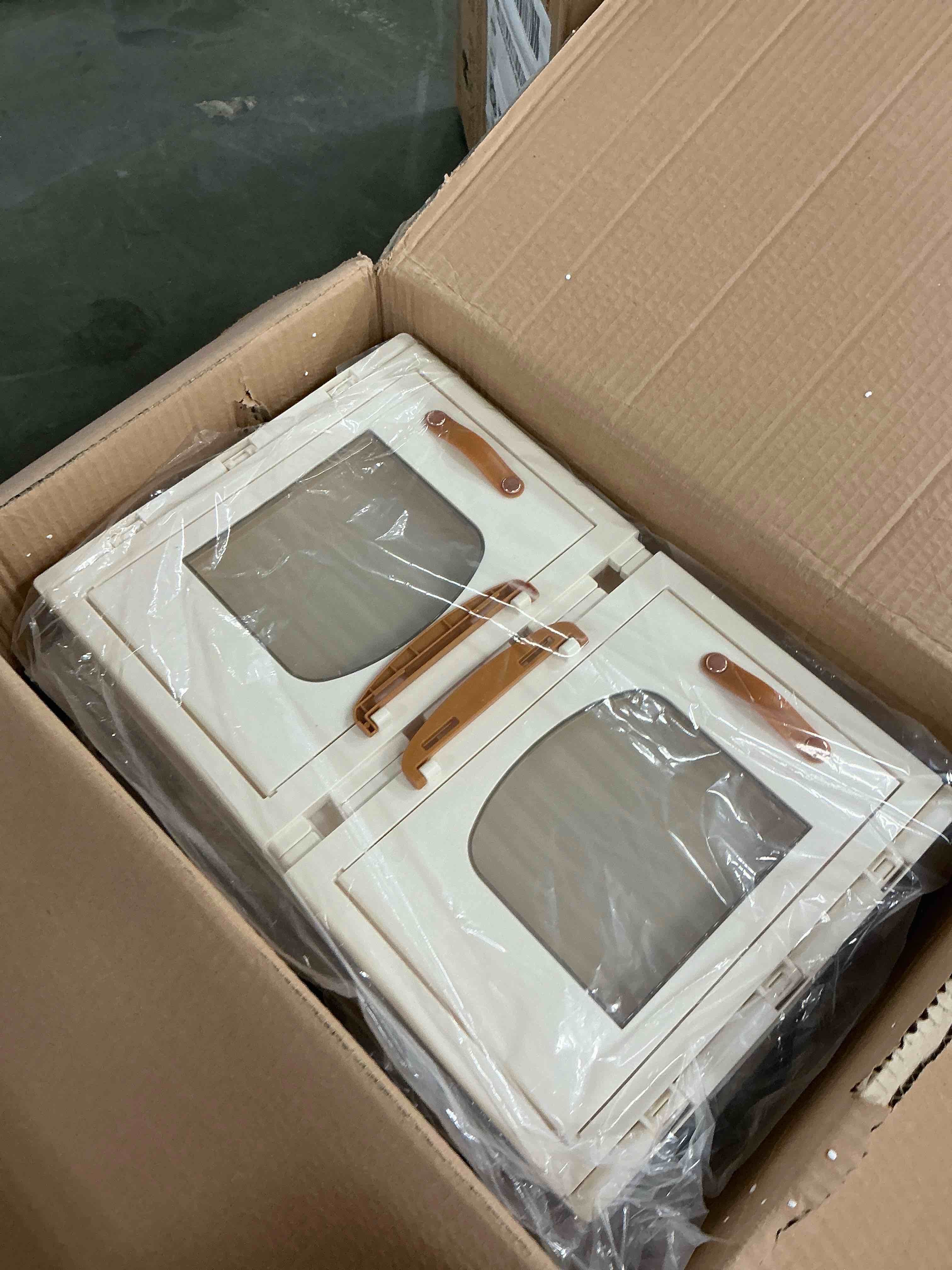 https://s3.amazonaws.com/lotting-images-prod/EmanualPiazza/PPE3664813_1758307797465.jpeg
