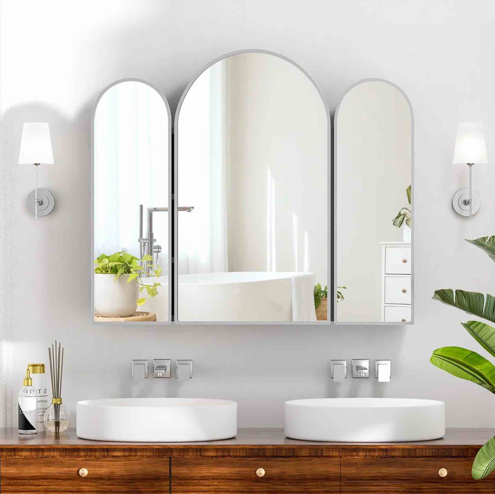 Dashaun 31.5 "W Medicine Cabinet With Triple Arched Mirror