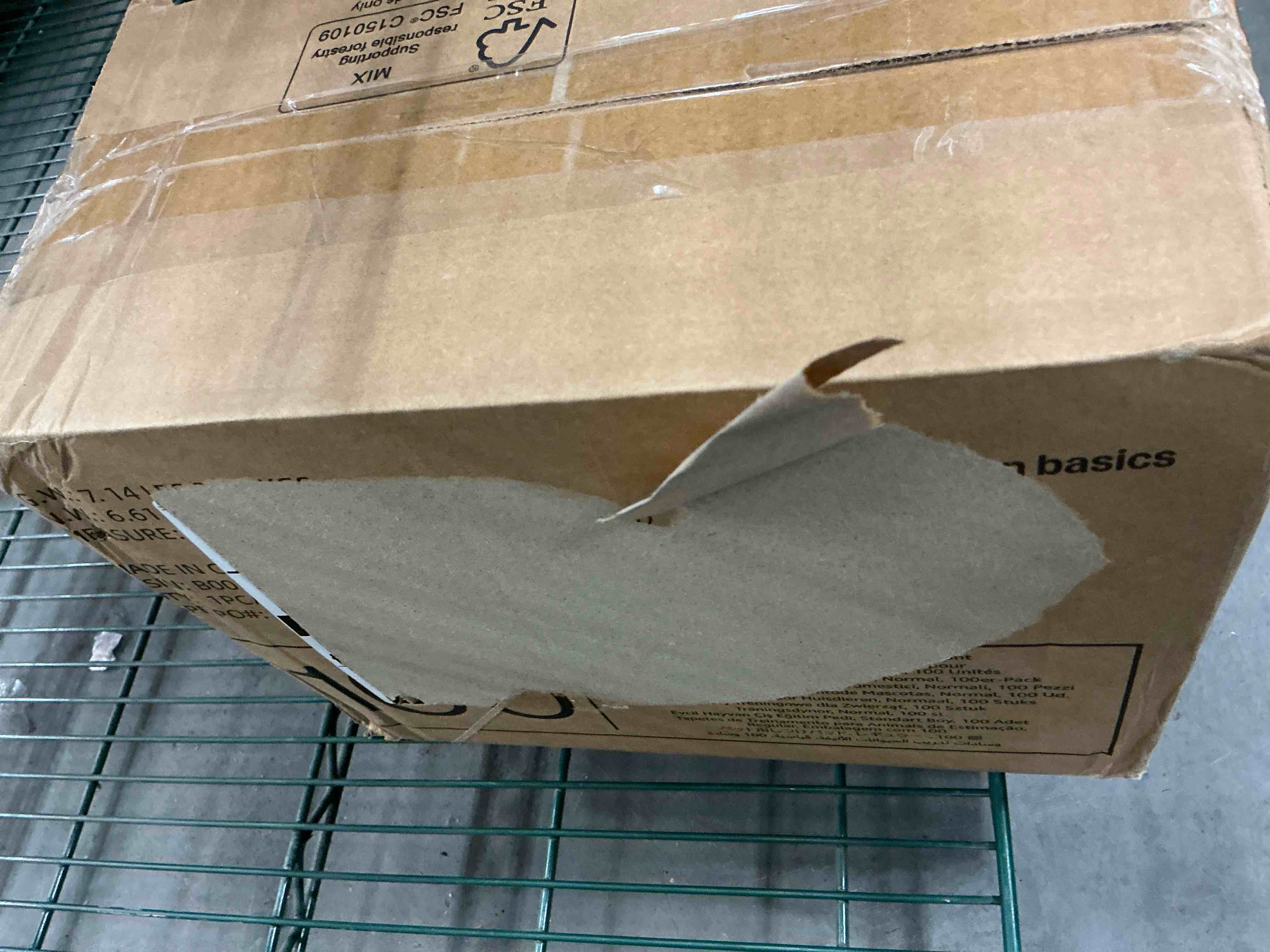 Condition photo showing New/Like New for  Basics Dog and Puppy Pee Pads, 5-Layer Leak-Proof Super Absorbent, Quick-Dry Surface, Potty Trainin