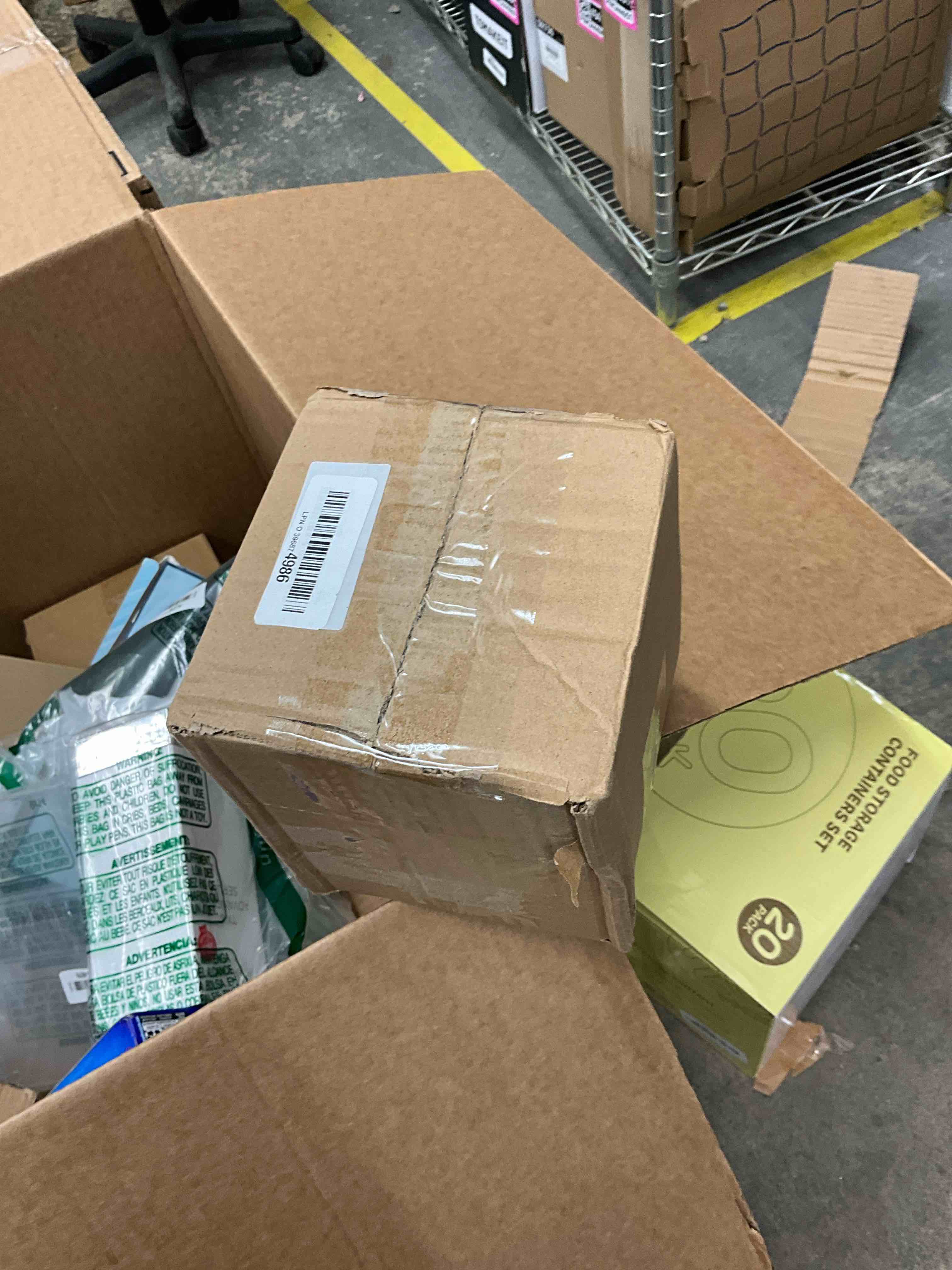 Condition photo showing Good Condition for Uniclife Aquarium Mushroom House Fish Tank Decoration Resin Mushroom Cottage Ornament for Fish Tank Landscape Aquarium Hideout Hideaway Spawning Cave Decor for Shrimp Betta Goldfish and Reptiles Large Mushroom