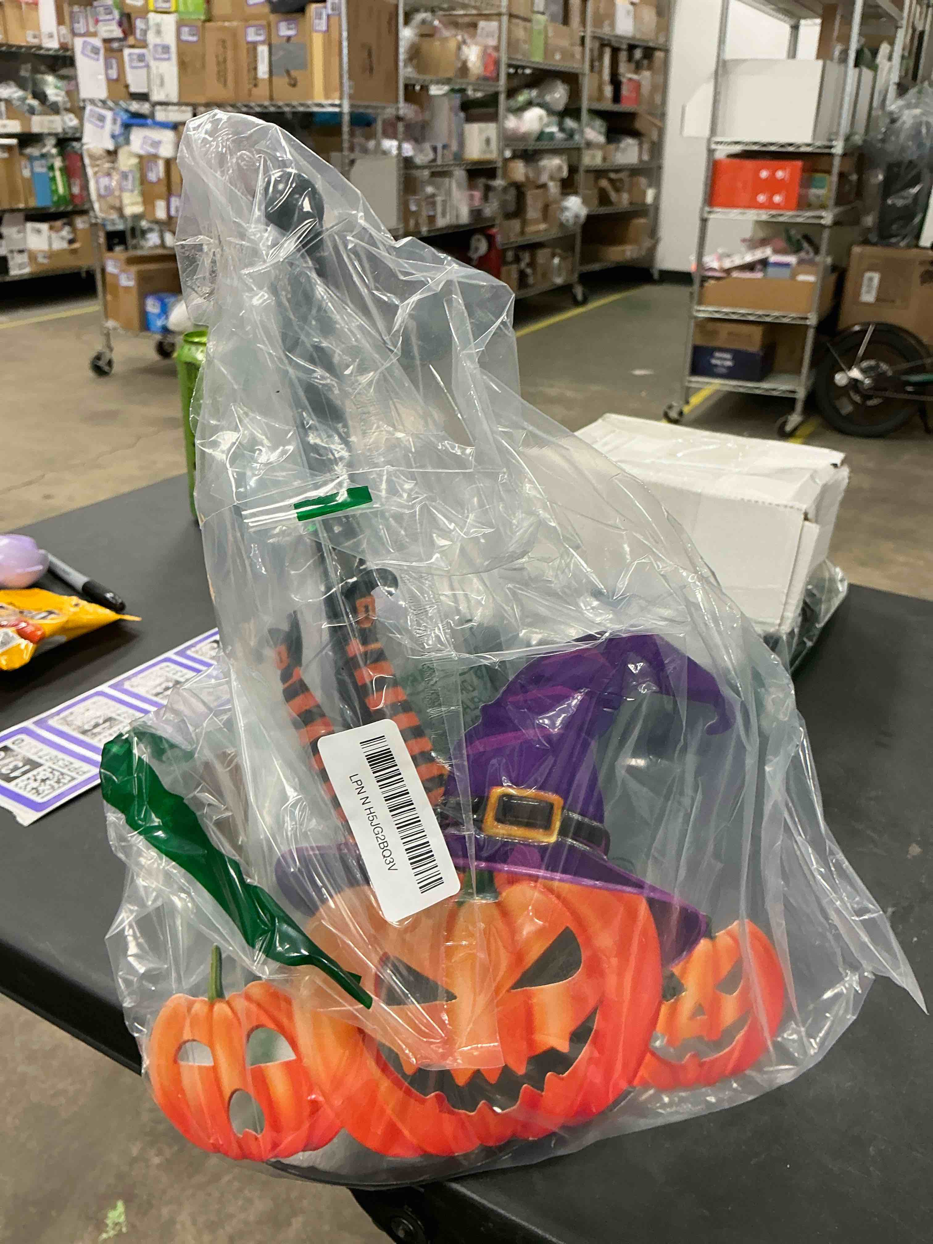 Condition photo showing Good Condition for Halloween Paper Towel Holder Kitchen Decor, Toilet Paper Tissue Holder 6.7" x 13.4", Halloween Farmhouse Rustic Indoor Decorations for Home Bathroom Kitchen Living Room Party, Halloween Pumpkin Decor