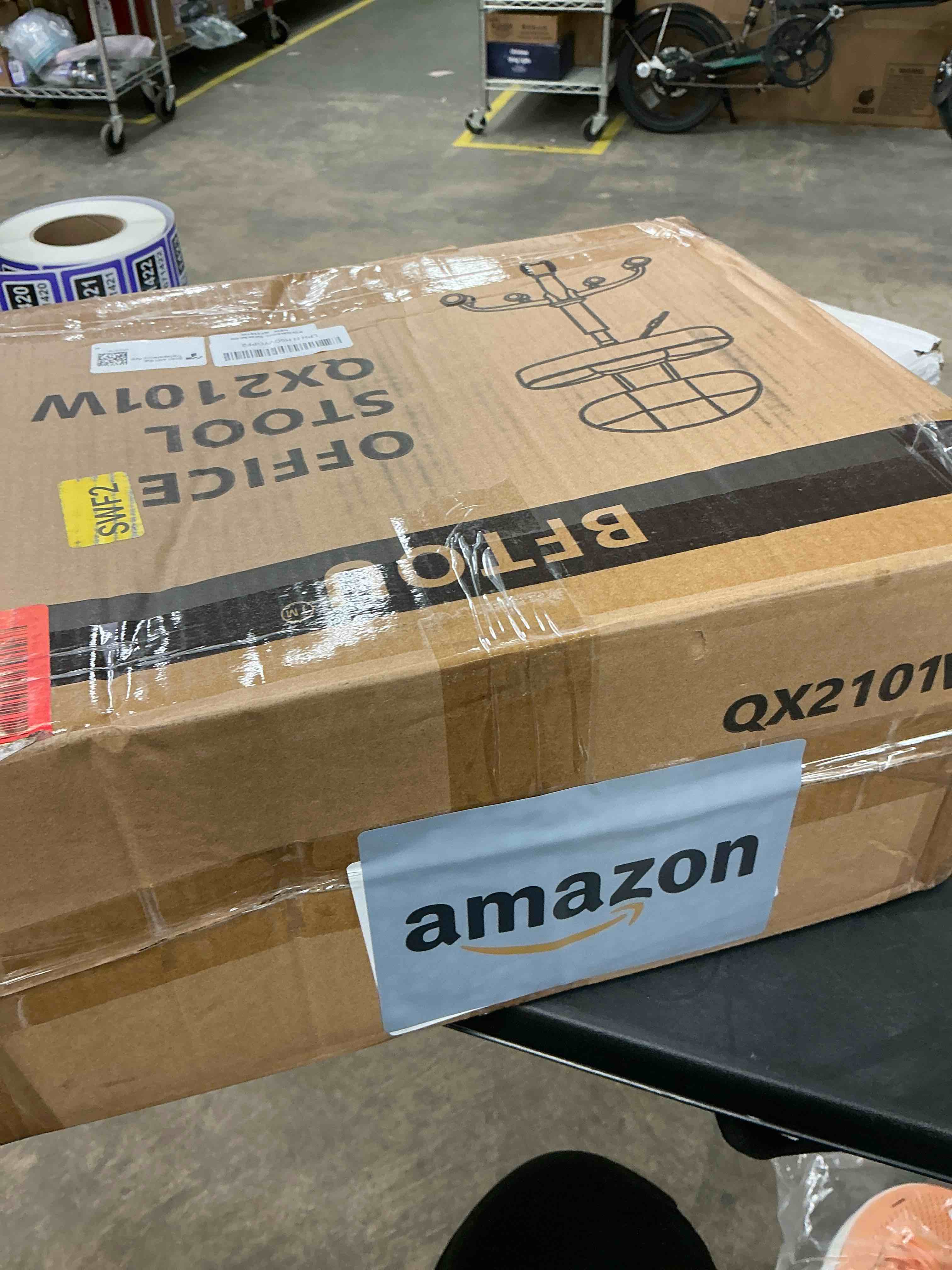 Condition photo showing Good Condition for Square Minimalist Swivel Stool with Wheel for Work SPA Shop Massage Height-Adjustable and Cost-Effective Rolling Stool Chair with Back White