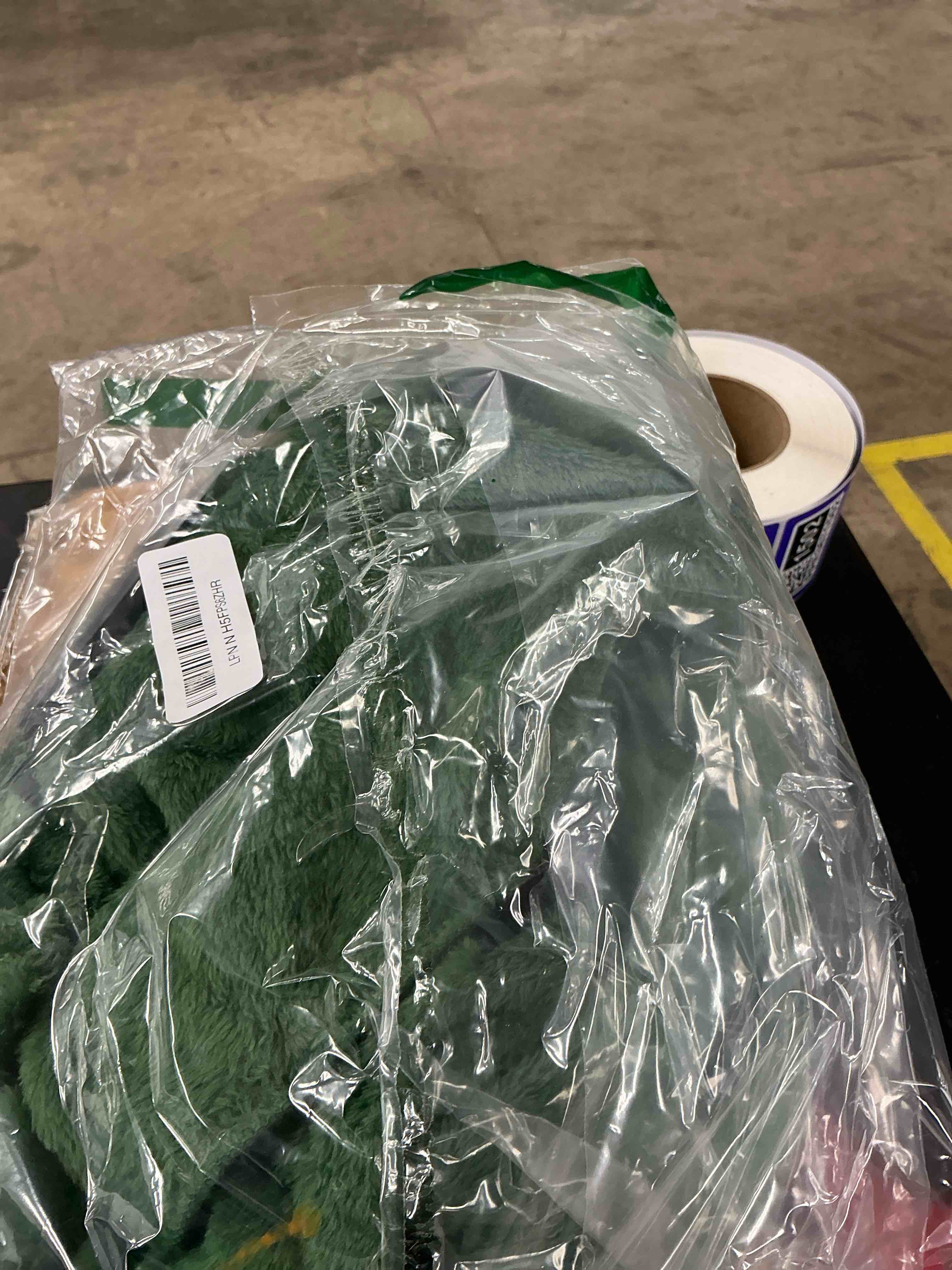 Condition photo showing Good Condition for Idepet Large Dogs Halloween Dinosaur Costume Jacket Pet Dog Warm Fleece Winter Clothing Outfits Funny Apperal Golden Retriever Pitbull Clothes Hoodie (7XL)