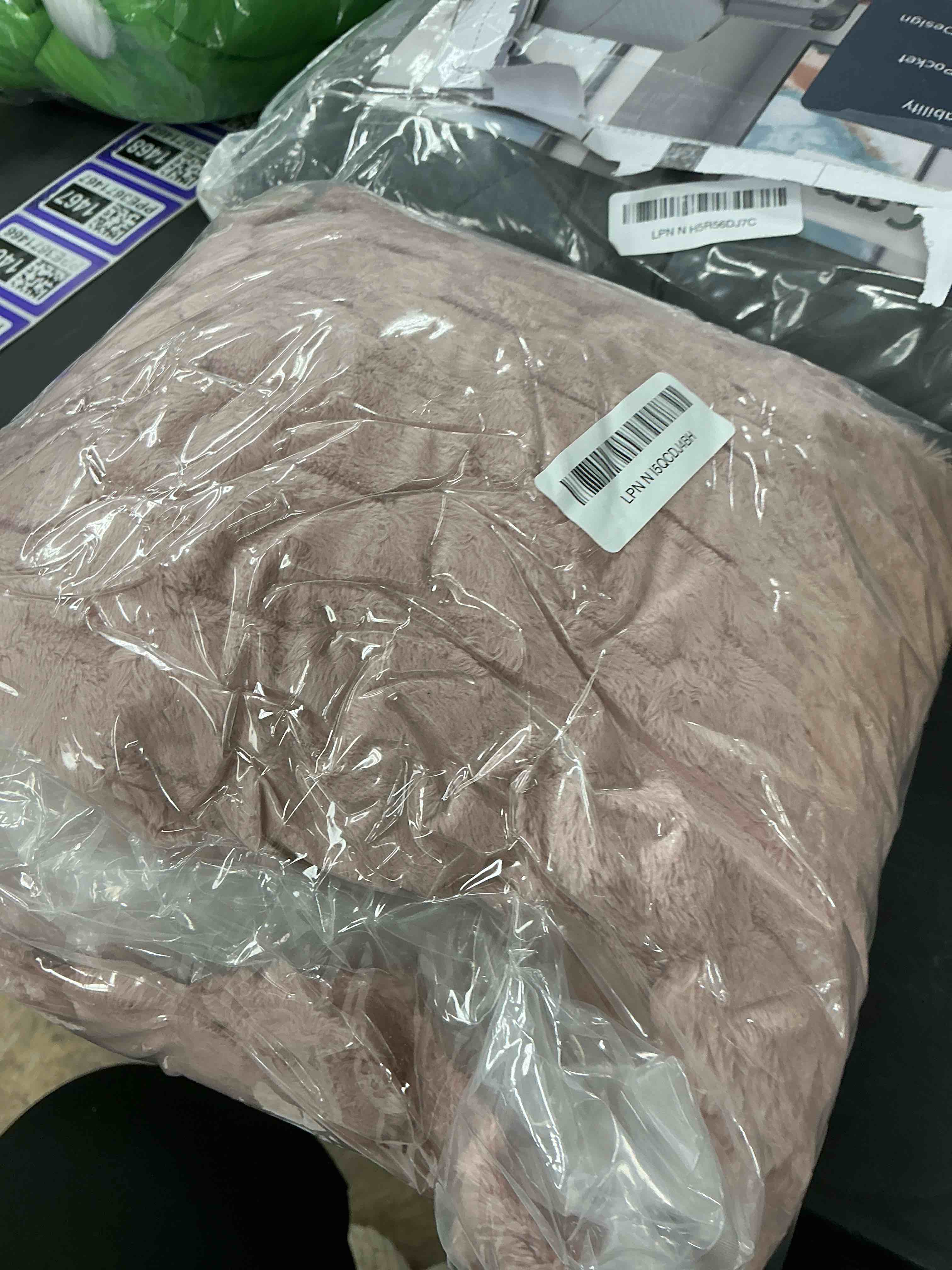 Condition photo showing Good Condition for Bedsure Throw Blanket for Couch - 350GSM Super Soft Cozy Blankets Gifts for Women Men Girls, GentleSoft Cute Small Fleece Throws for Bedroom Home Decor, Pink, 50x70 Inches Light Pink Throw XL (50" x 70")