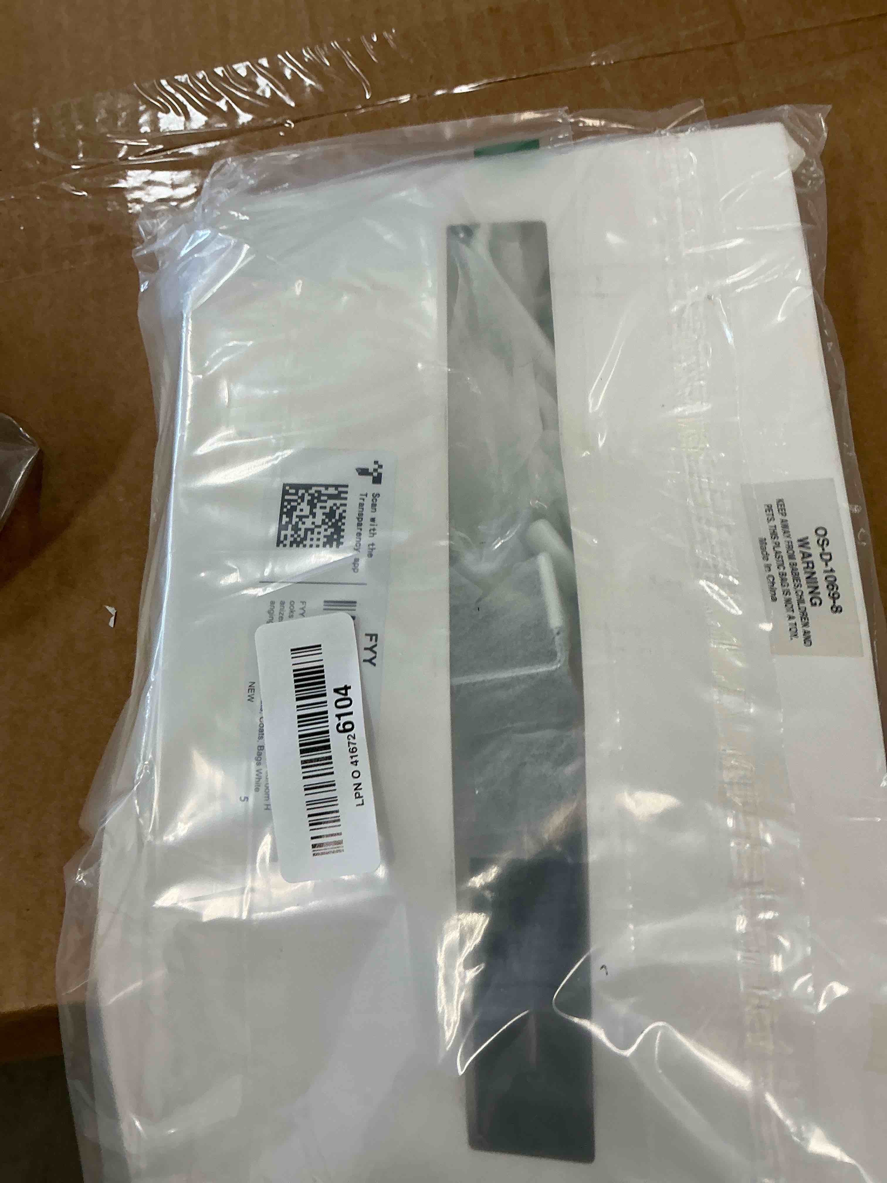 Condition photo showing Good Condition for FYY Over The Door Hooks, 10 Pack Door Hangers Hooks with Rubber Prevent Scratches Heavy Duty Organizer Hooks for Living Room, Bathroom, Bedroom Hanging Clothes, Towels, Hats, Coats, Bags White Short 10 Pack A White