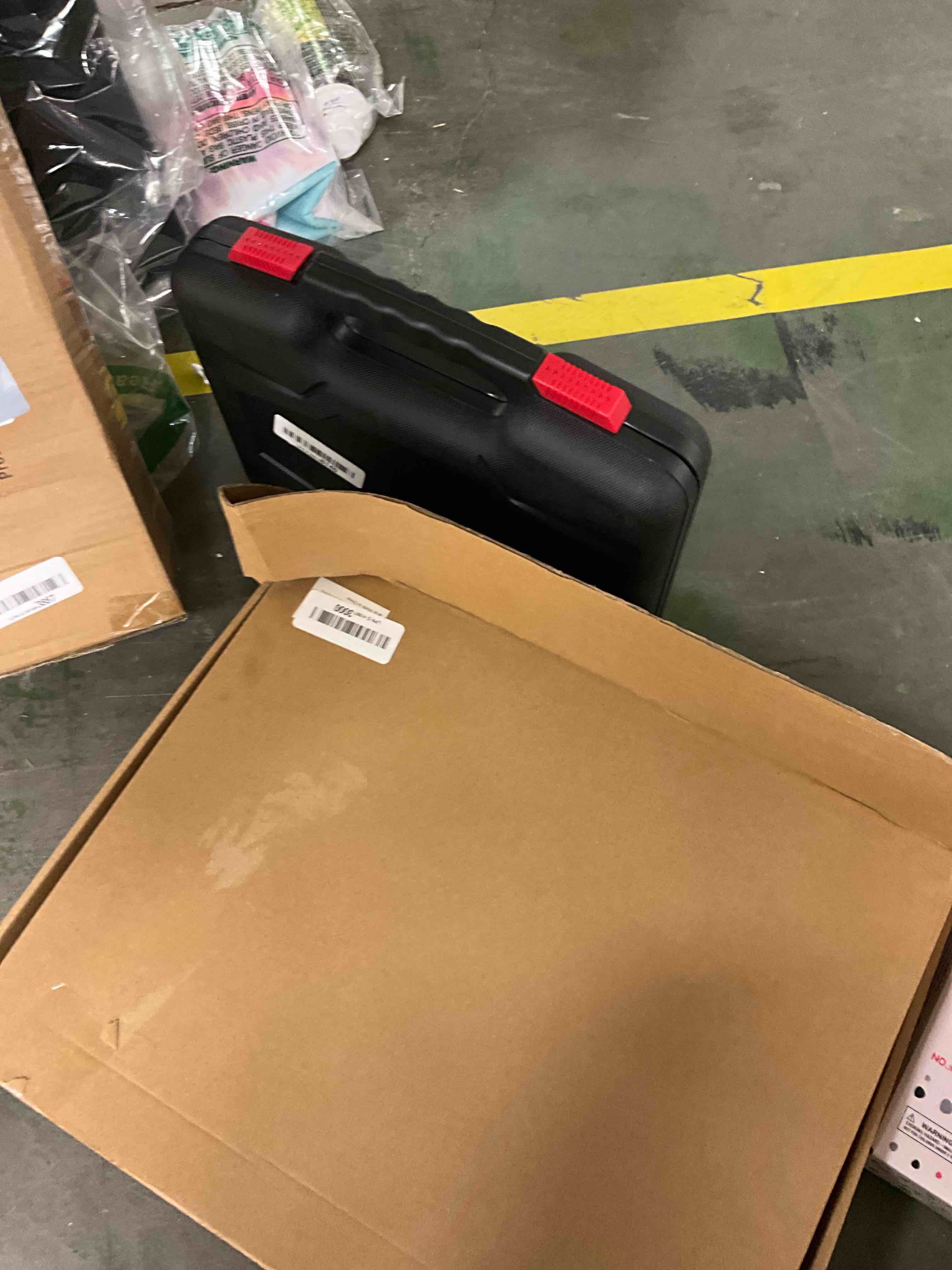 Condition photo showing Good Condition for 11x14 Picture Frame Set of 4, Made of Glass and Rustic Brown Wooden Frame, Display 8x10 Pictures with Mat or 11 x 14 Posters without Mat for Wall Mounting, Gallery Photo Frames Rustic Brown 11x14 in