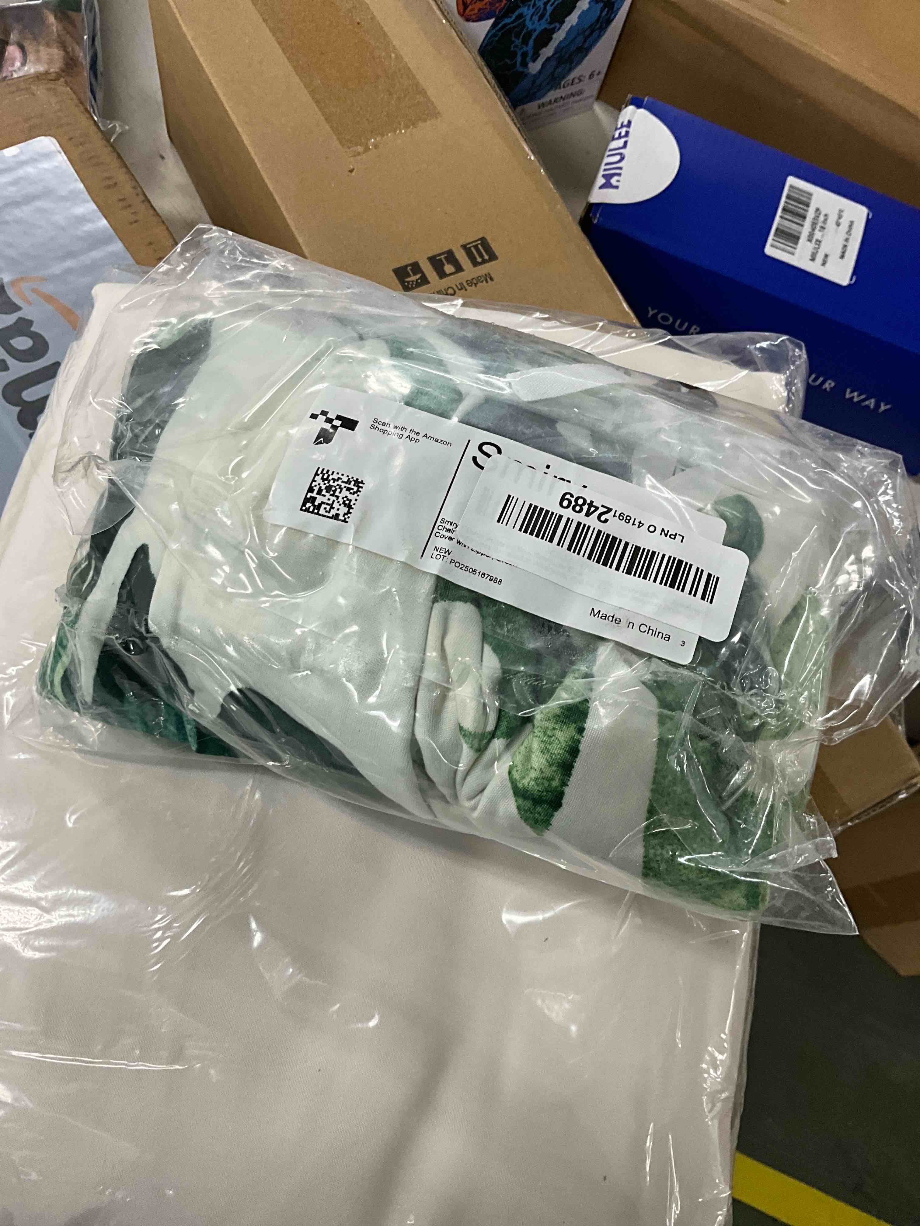 Condition photo showing Good Condition for smiry Stretch Printed Computer Office Chair Covers, Soft Fit Universal Desk Rotating Chair Slipcovers, Removable Washable Anti-Dust Spandex Chair Protector Cover with Zipper (Large, Green Monstera)