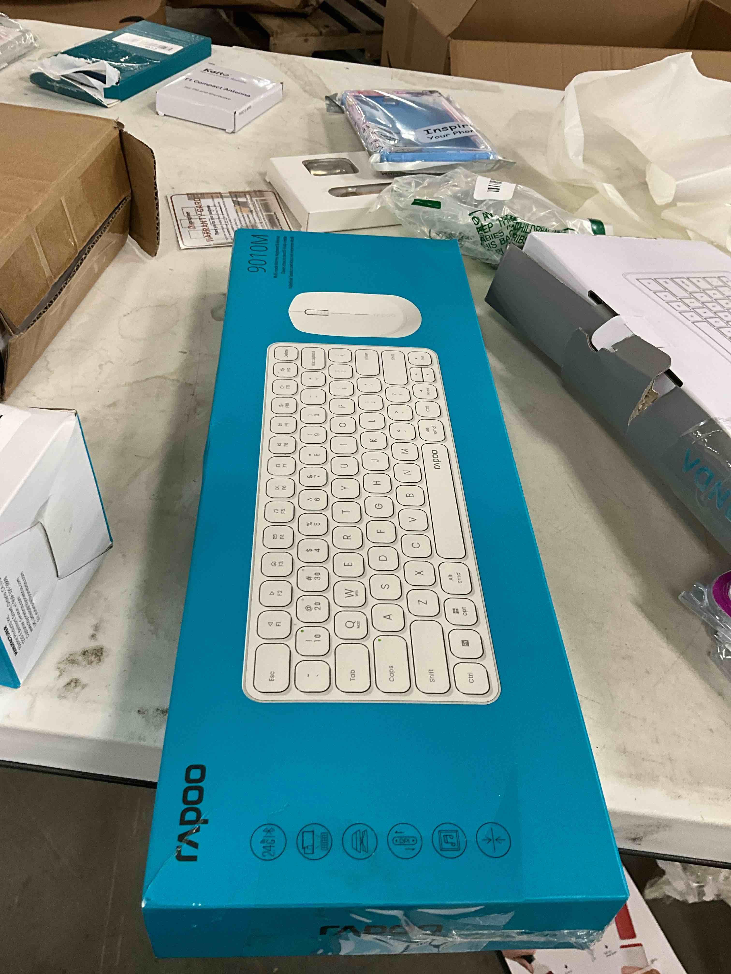 Condition photo showing Good Condition for Rapoo 9010M Multi-Device Keyboard and Mouse Combo, 2.4GHz/Bluetooth 5.0/4.0 Wireless Keyboard & Mouse Set for Windows/Mac/Linux/Chrome, Support 4 Devices, Low-Profile Silent Click, Battery Powered White 9010M