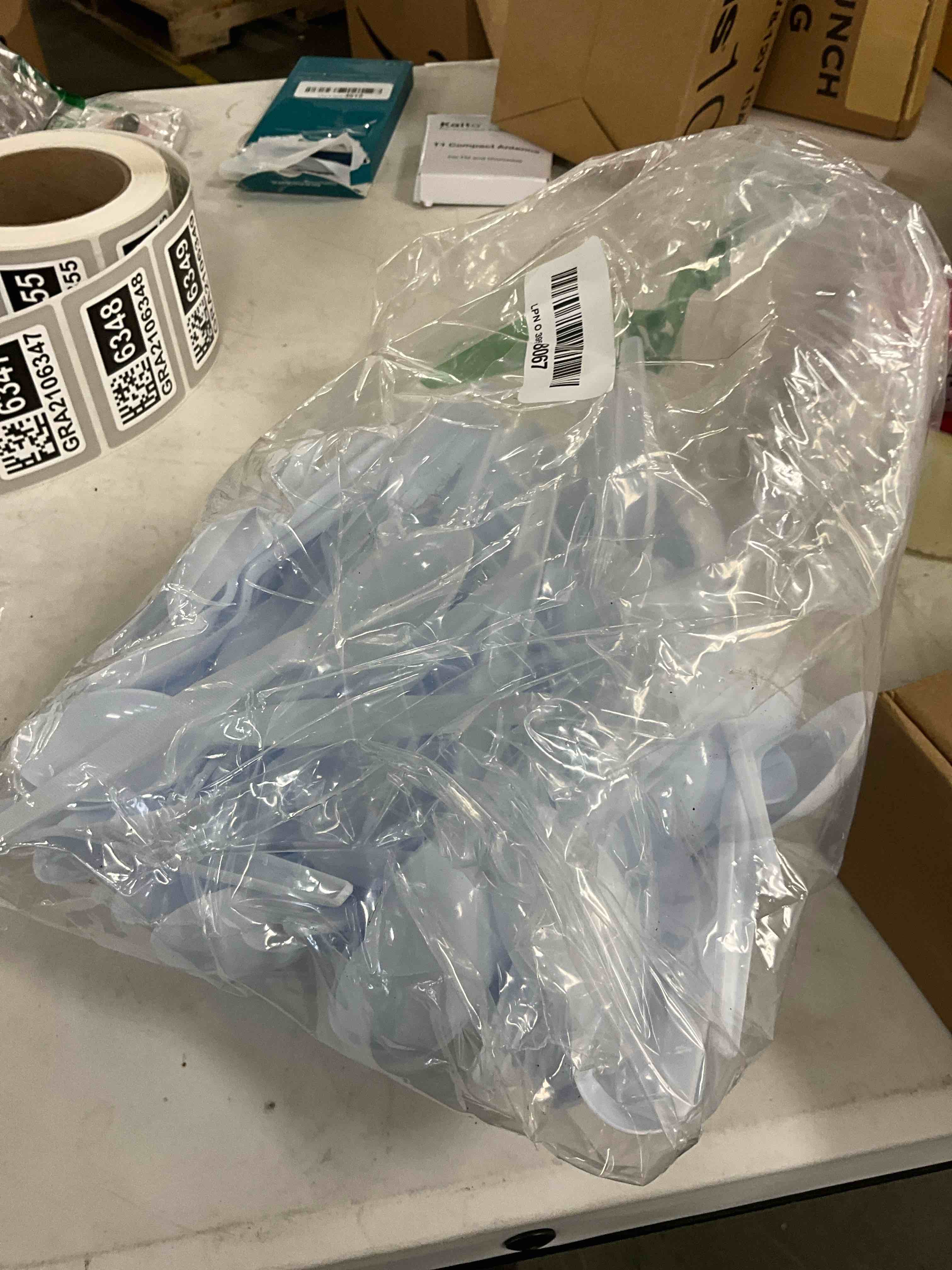 Condition photo showing Good Condition for 1,000 Plastic Disposable Soup Spoons Bulk White Medium Weight Disposable Silverware Plastic Cutlery Spoons