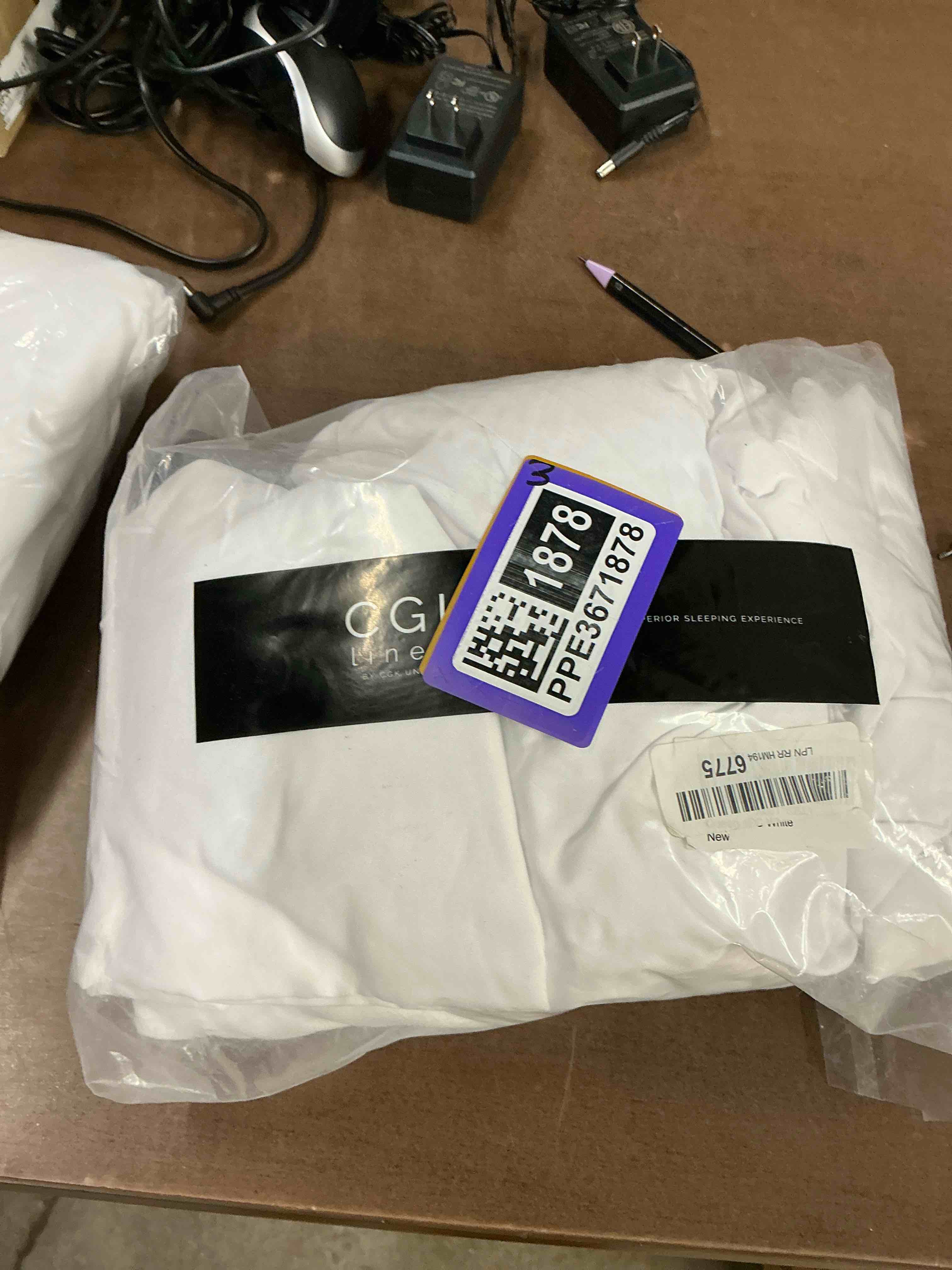 Condition photo showing Good Condition for Queen Size 4 Piece Sheet Set - Comfy Breathable & Cooling Bed Sheets Set - Hotel Luxury Bedding for Women, Men, Kids & Teens - Deep Pockets, Easy Secure Fit, Soft and Wrinkle Free - Oeko-Tex - White Queen 01 - White