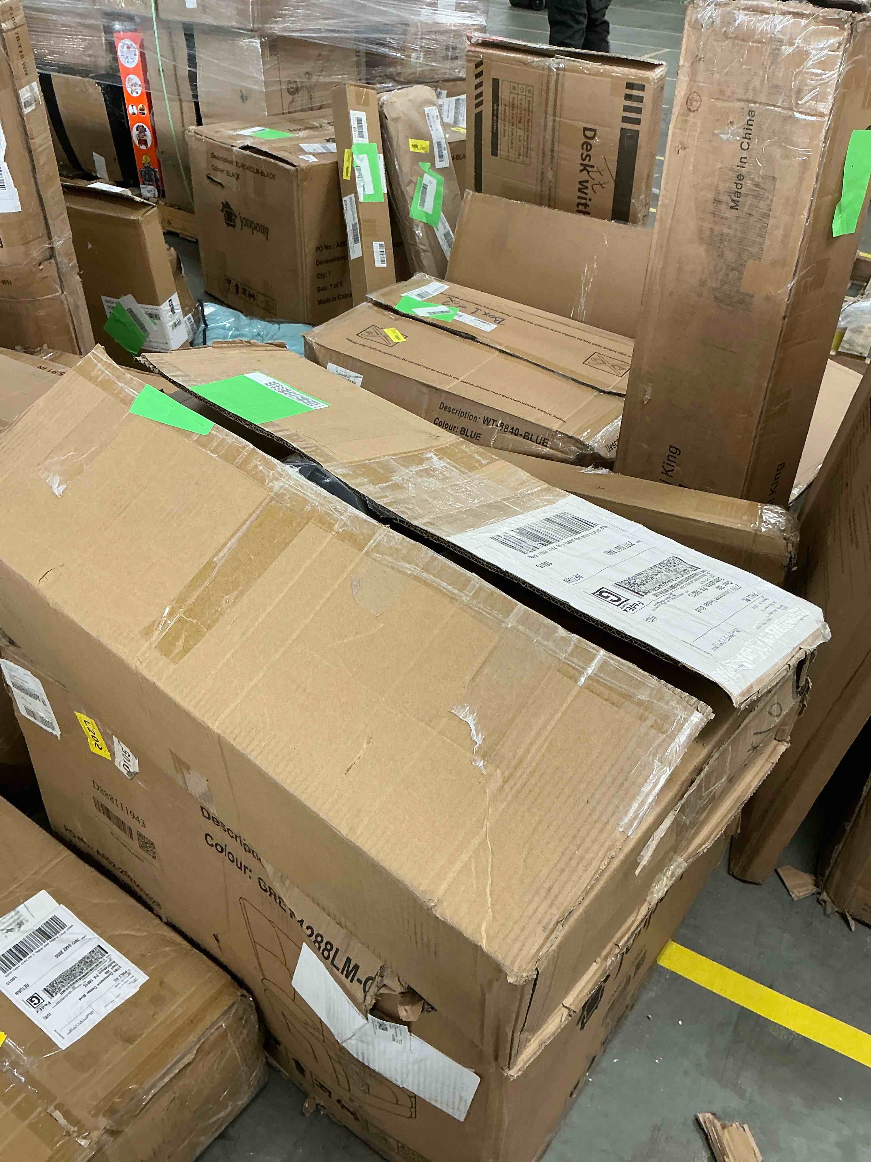 Condition photo showing Good Condition for Fegat 28" Dance Bag with Garment Rack,Upgraded Glitter Rolling Competition Dance Duffel Bag Waterproof Costume Travel Bag Costume Suitcase for Dancer Performer Athletes,Gold