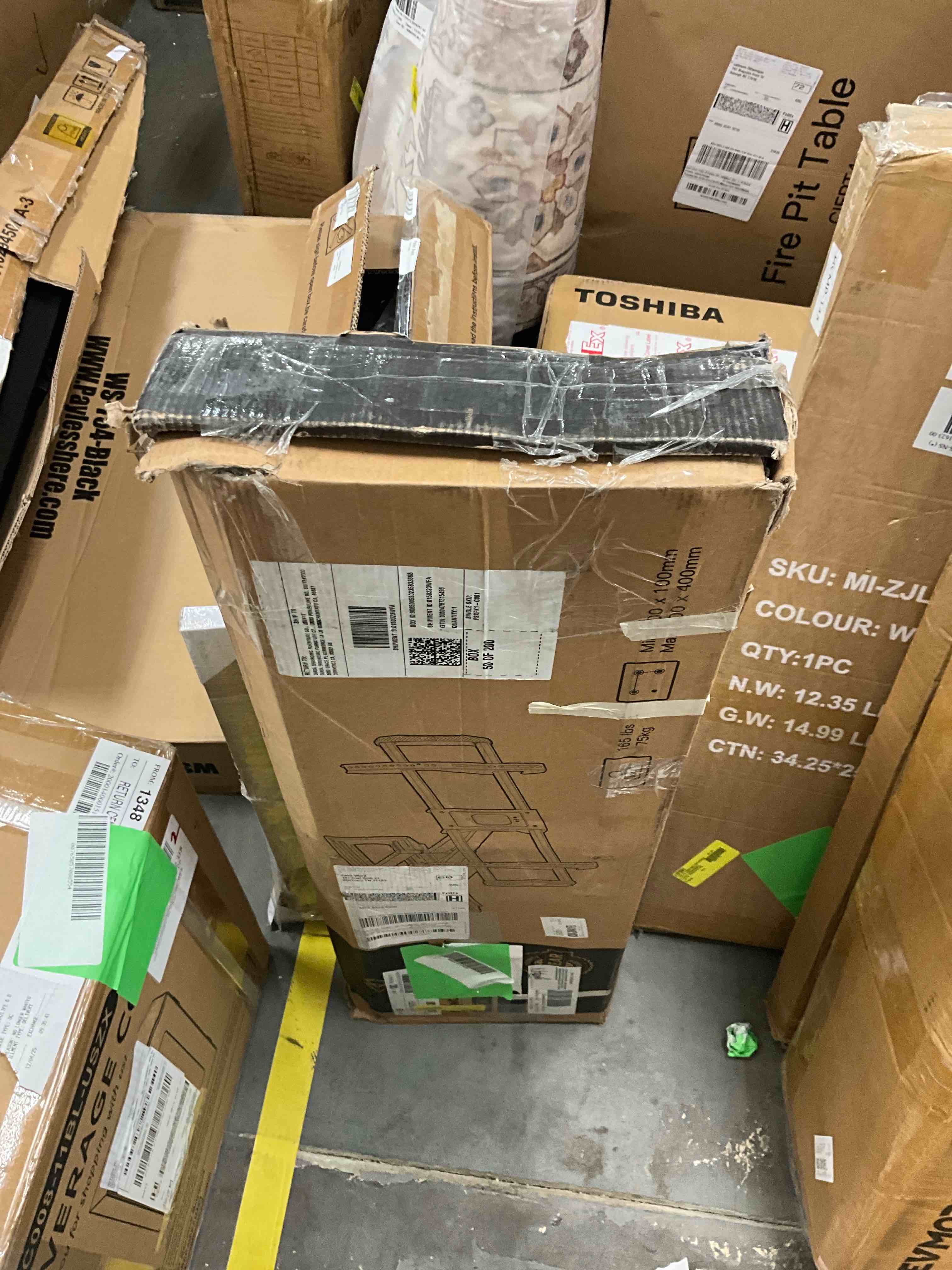 Condition photo showing Good Condition for PERLESMITH Full Motion TV Mount Fits 50-90in with Swivel  Tilt  Articulating & Extend Max 800x400 mm  Holds up to 165 lbs