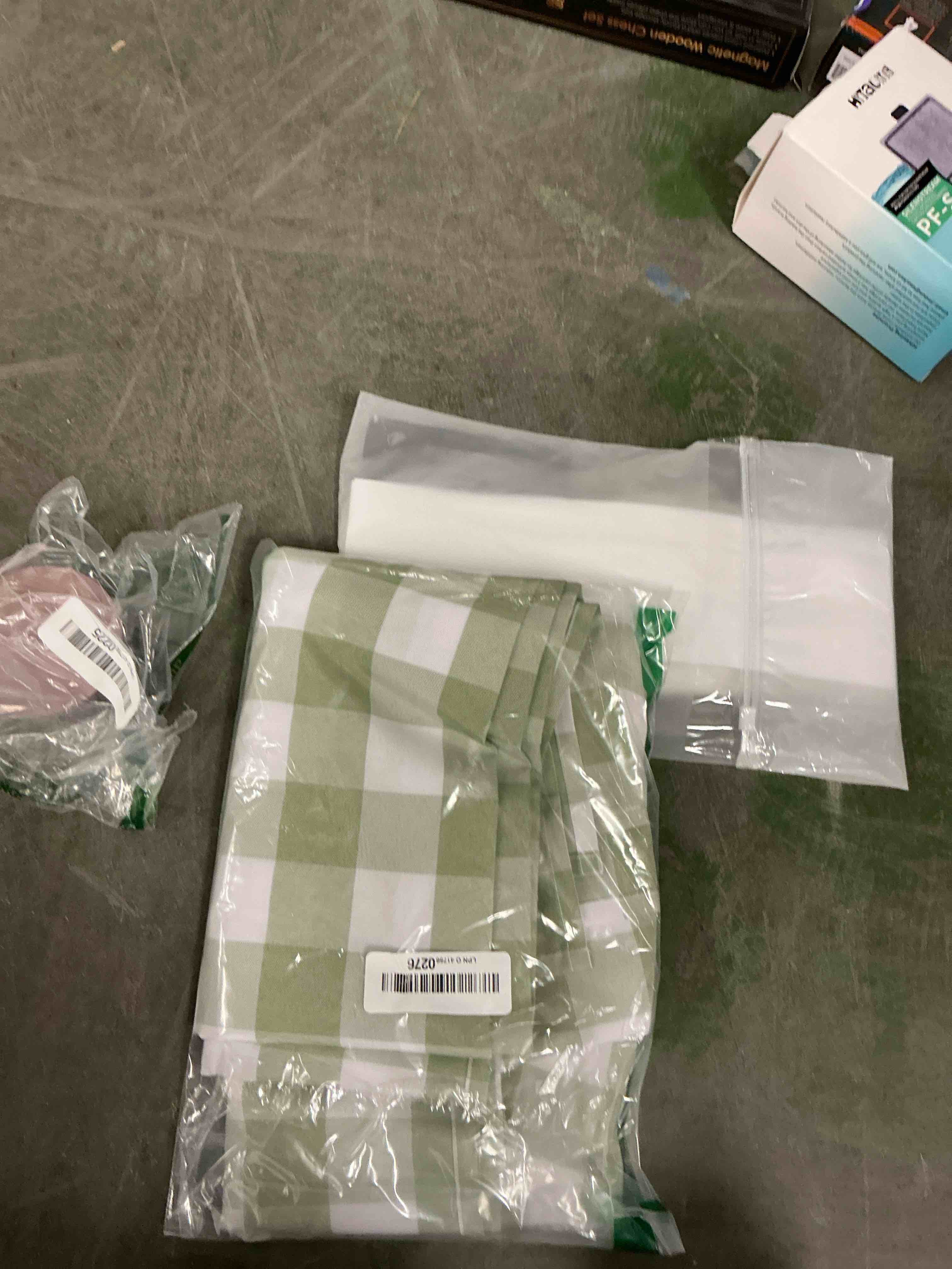 Condition photo showing Good Condition for Checkered Tablecloth Rectangle Waterproof Gingham Table Cloth Washable Buffalo Plaid Table Cover Wrinkle Free for Kitchen, Dining and Outdoor Picnic, 52 x 70 Inch, Sage Green and White 70" x 52" (Rectangular) Sage Green and White