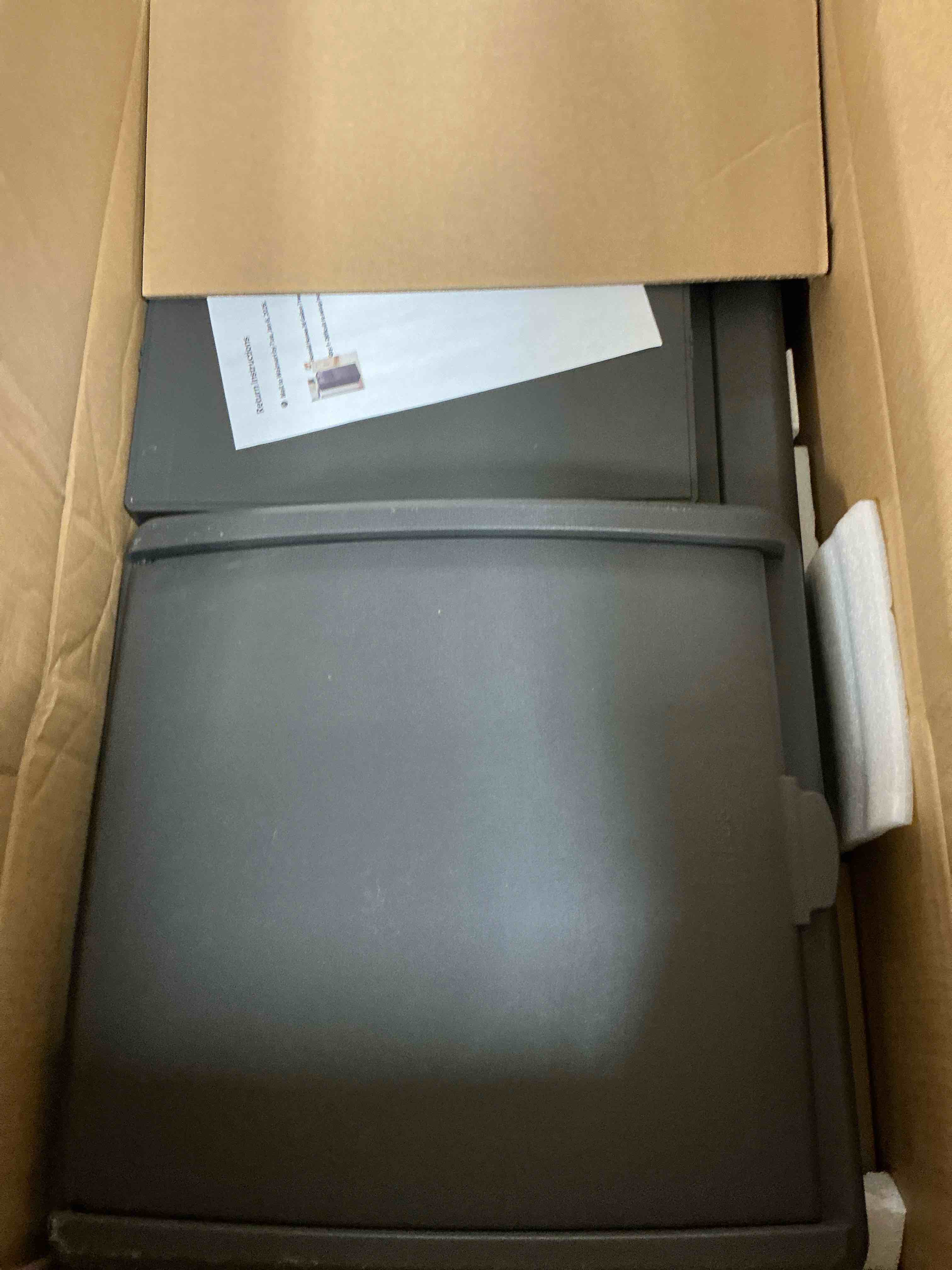 Condition photo showing Good Condition for Outdoor Storage Bin
