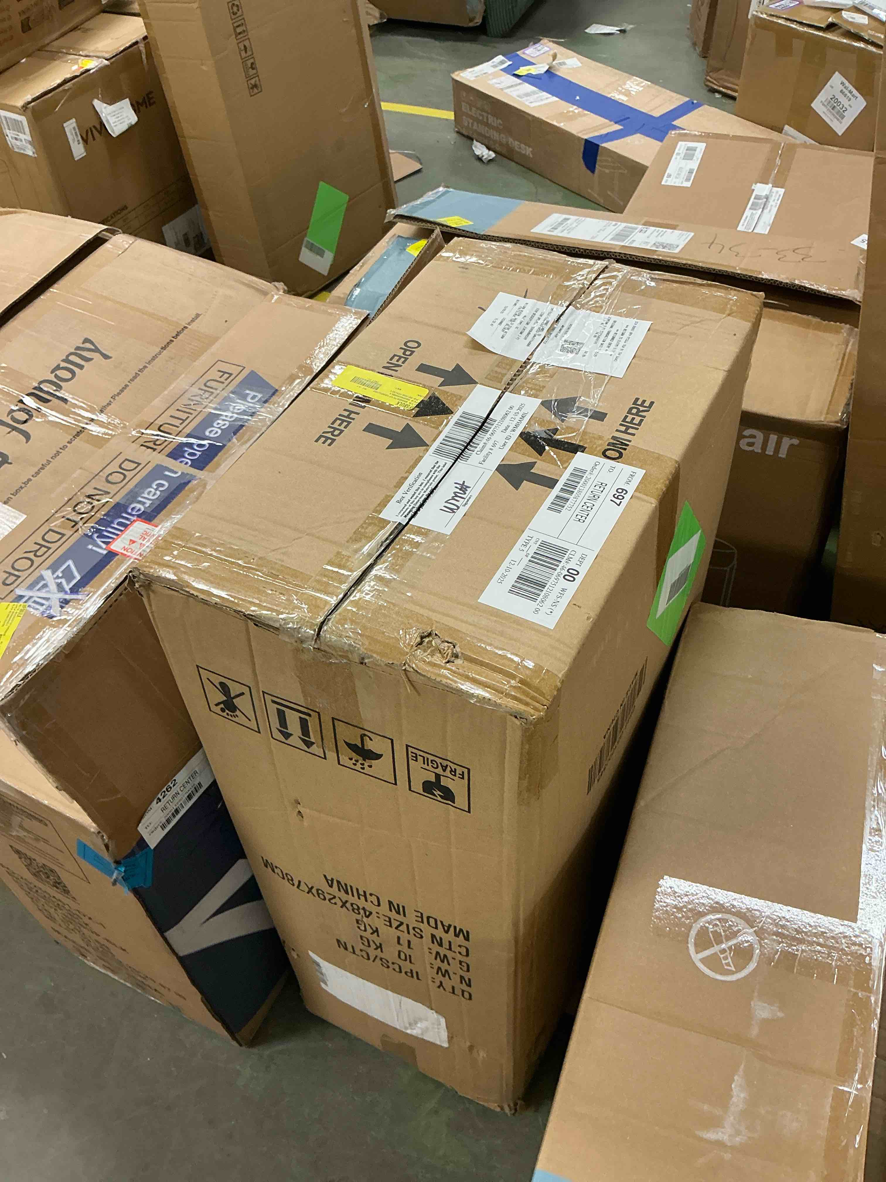 Condition photo showing Good Condition for Zimtown 3 Piece Nested Spinner Suitcase Luggage Set With TSA Lock Red