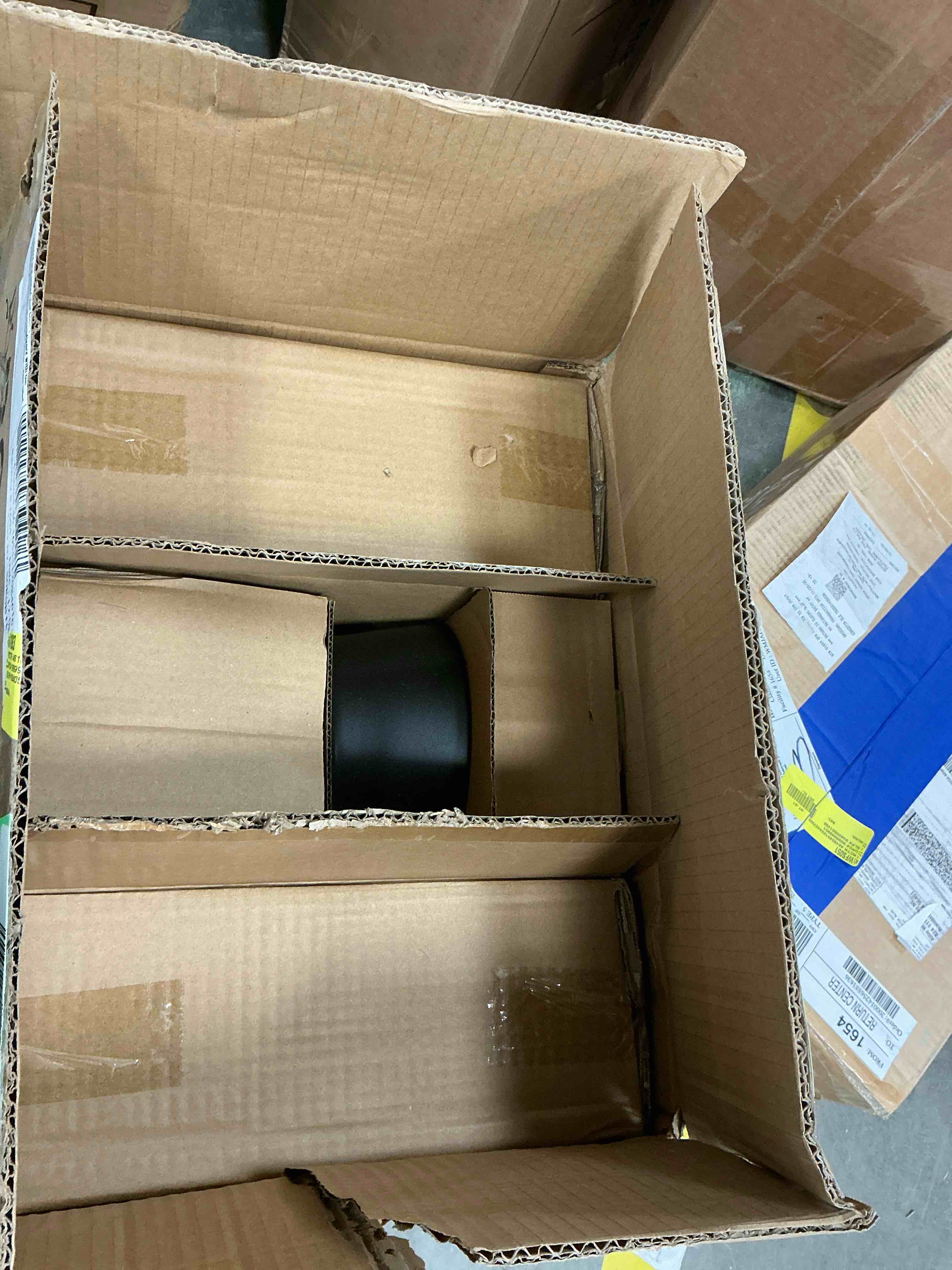 Condition photo showing Good Condition for Onader Dinnerware Sets for 6, 18 Piece Plates and Bowls Dish Set, Kitchen Dinner Ware Dining Dishware, Microwave & Dishwasher Safe - Matte Black