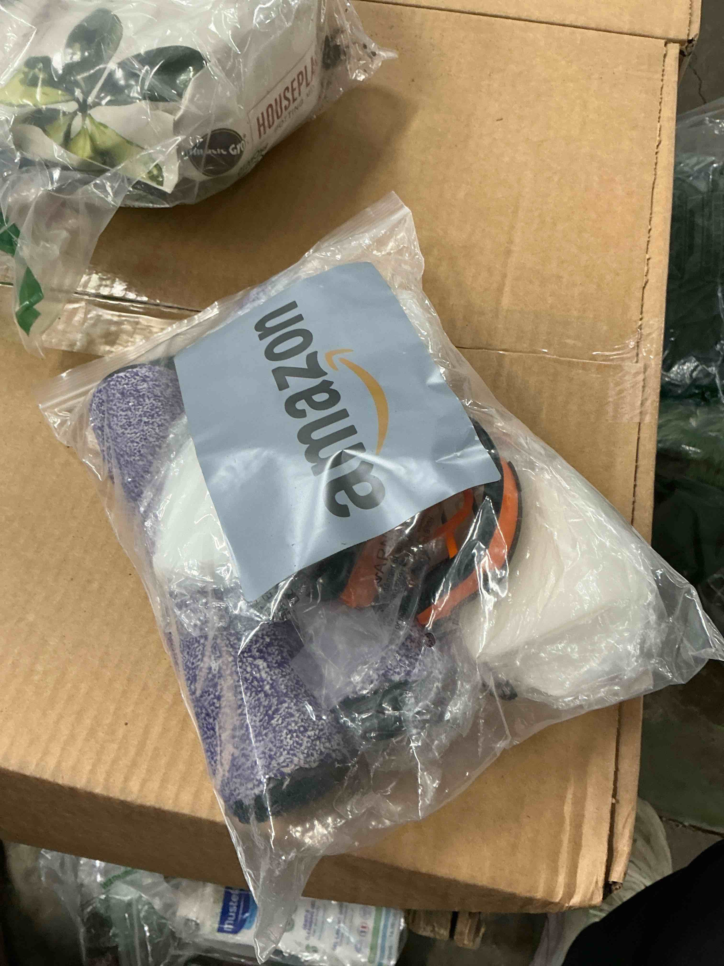 Condition photo showing Good Condition for LOTIN Brush Roller and Filter Replacement For Shark WDB1F2 HydroVac AW201 AW302 WD201 WD100 WD200 WD101 WD200C WD201C WD101C HydroVac Vacuum Cordless Wet Dry Vacuum Cleaner